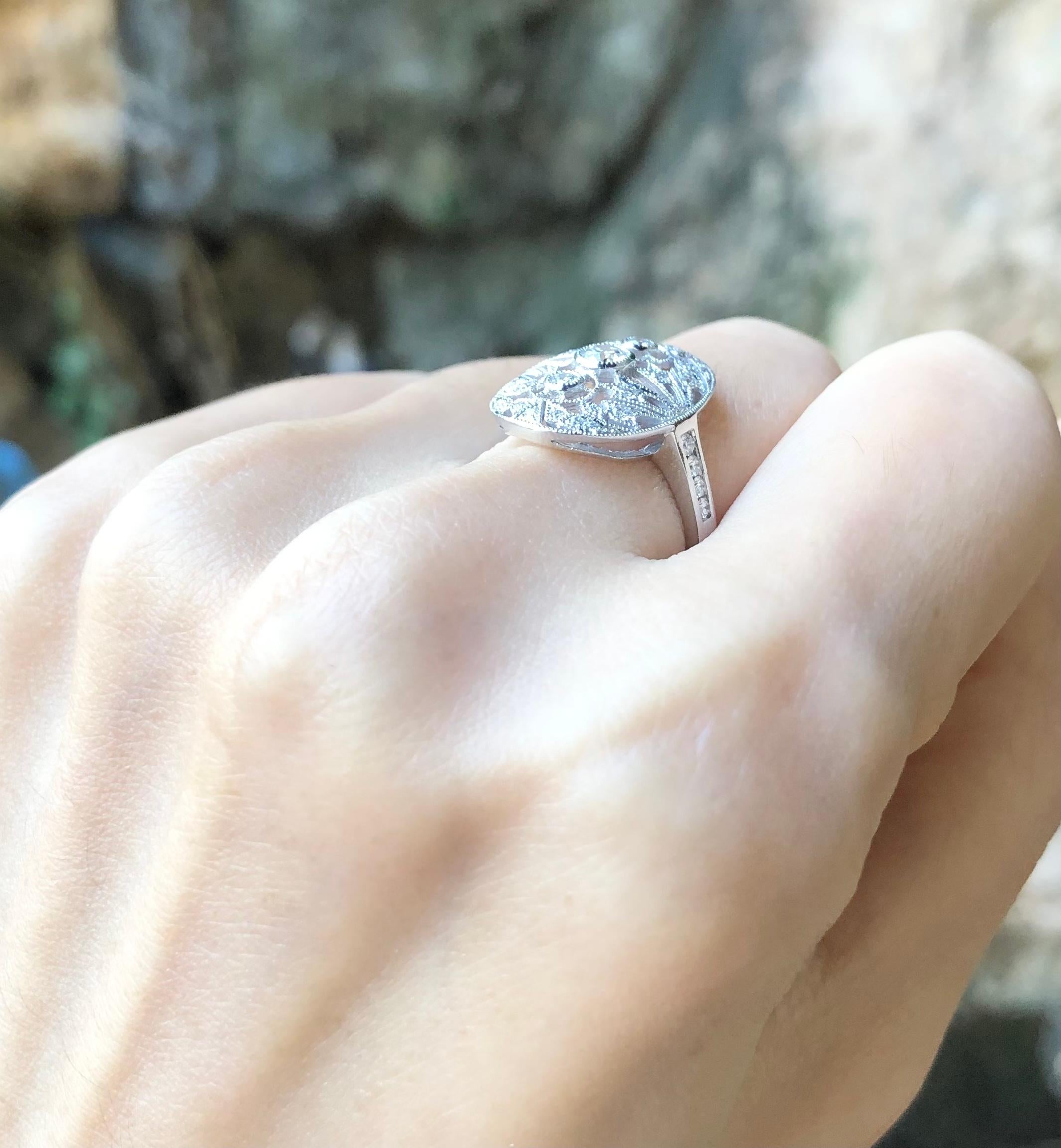 Bague en or blanc 18 carats sertie d'un diamant Neuf - En vente à Bangkok, TH