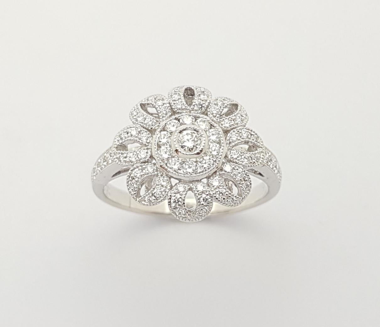 Diamond Ring Set in 18 Karat White Gold Settings For Sale 3