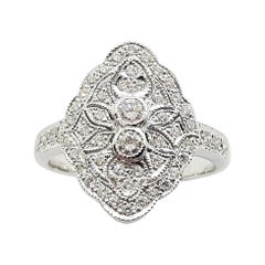 Bague en or blanc 18 carats sertie de diamants