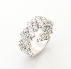 Diamond Ring set in 18 Karat White Gold Settings