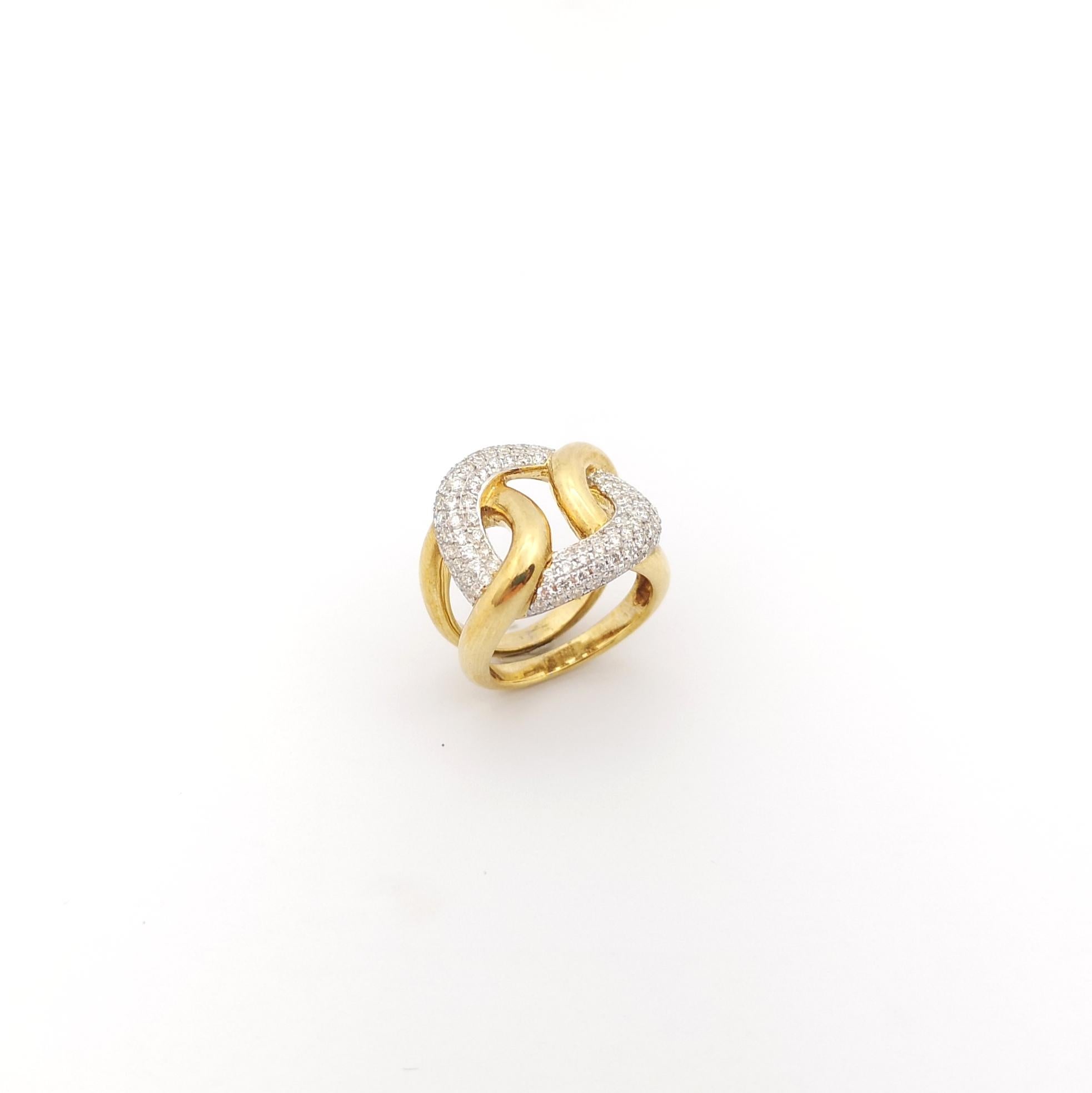 Diamond Ring set in 18K Gold Settings For Sale 7