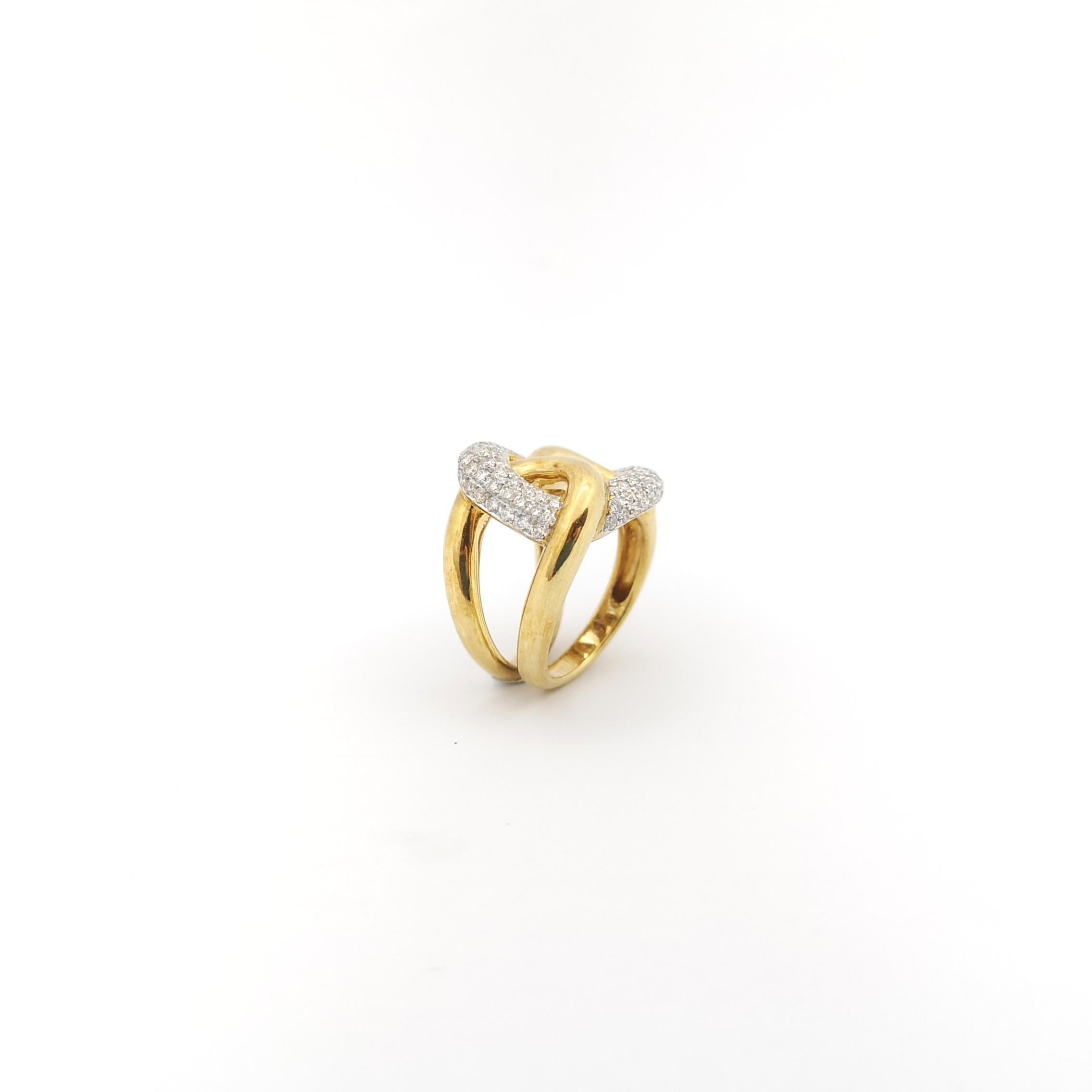 Diamond Ring set in 18K Gold Settings For Sale 8