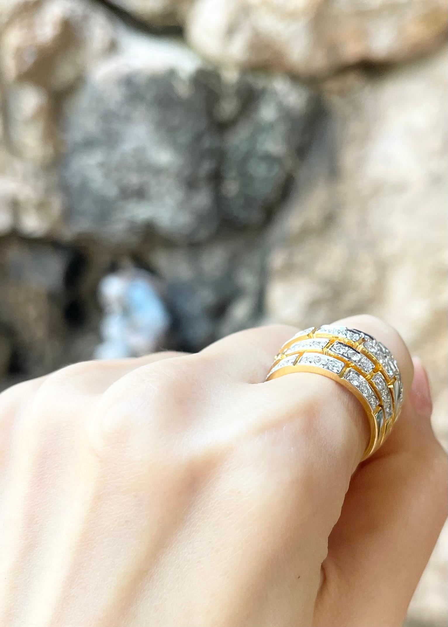 Brilliant Cut Diamond Ring set in 18K Gold Settings For Sale