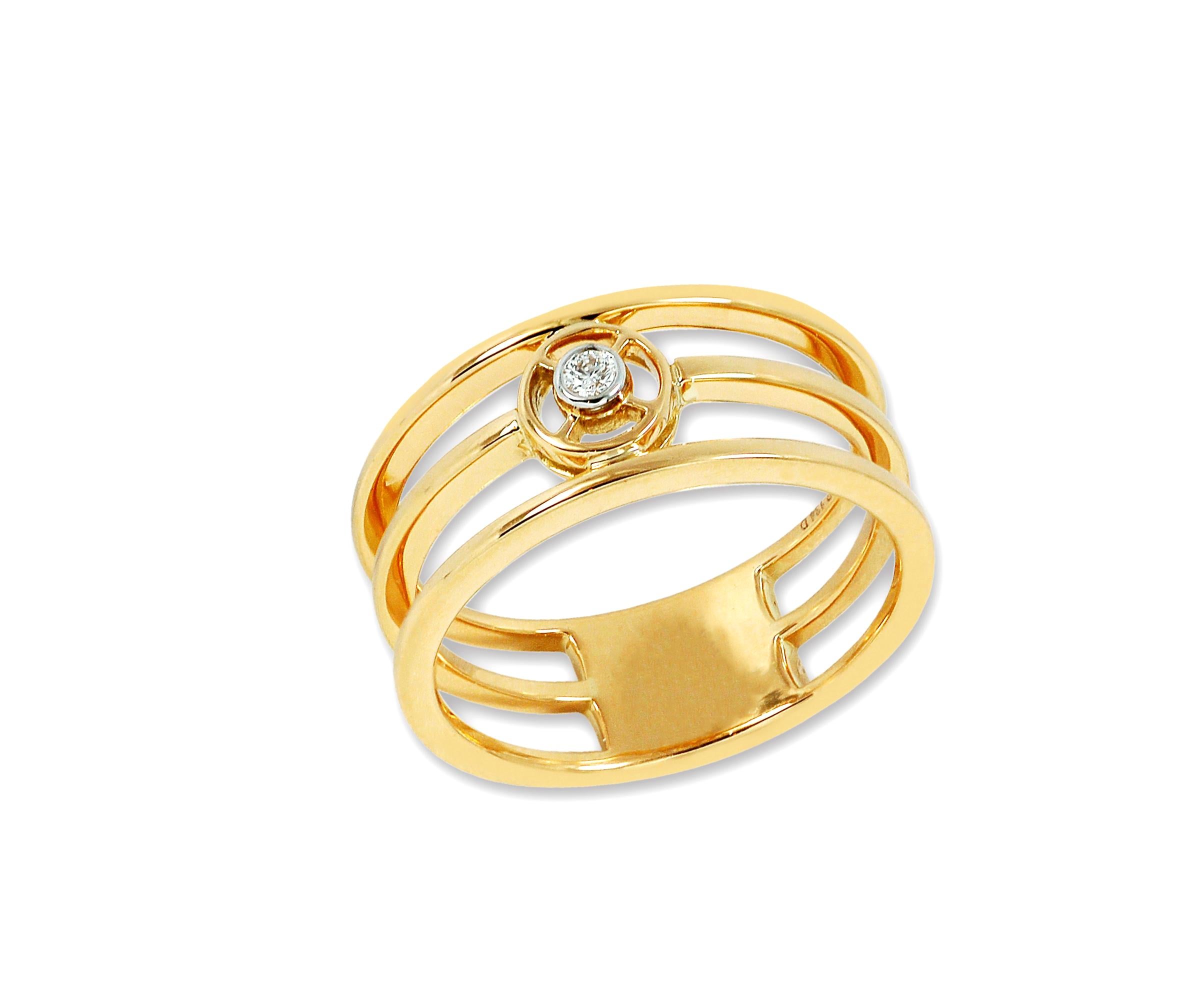 Diamond Ring set in 18K Gold Settings For Sale 1