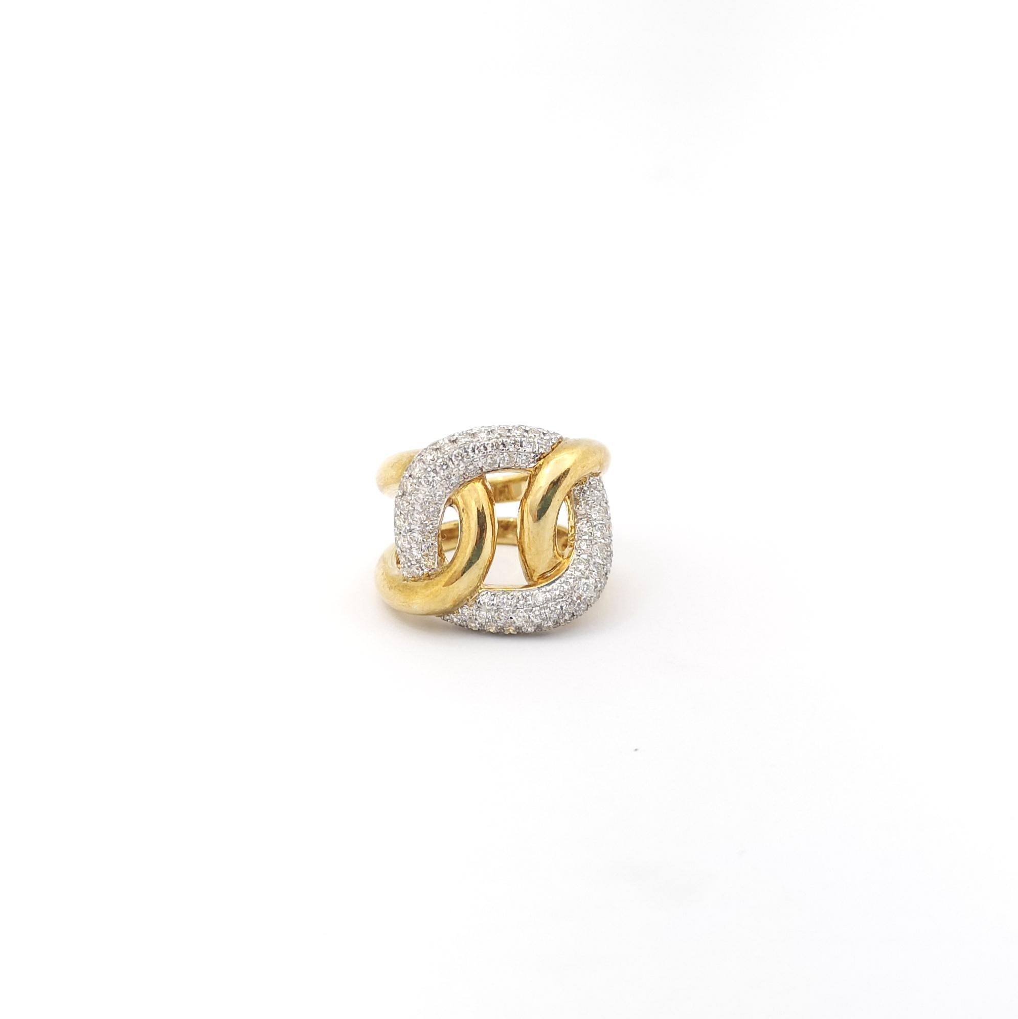 Diamond Ring set in 18K Gold Settings For Sale 1