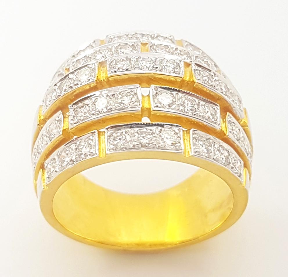 Diamond Ring set in 18K Gold Settings For Sale 2