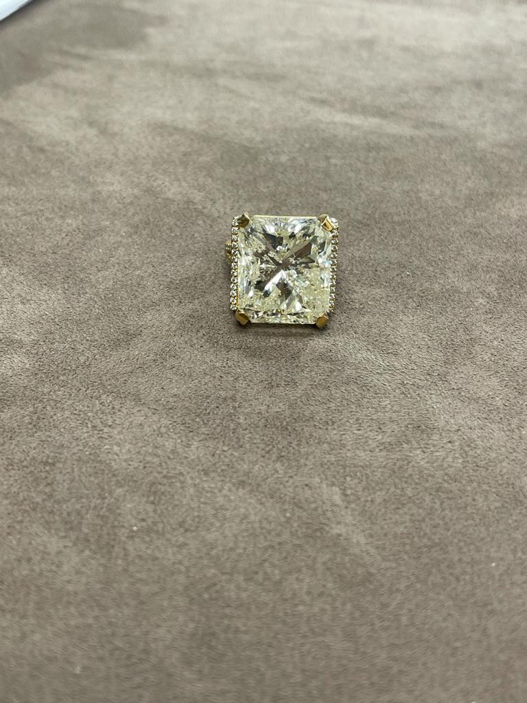 Bague en or 18 carats sertie de diamants et montée sur diamants Neuf - En vente à New York, NY