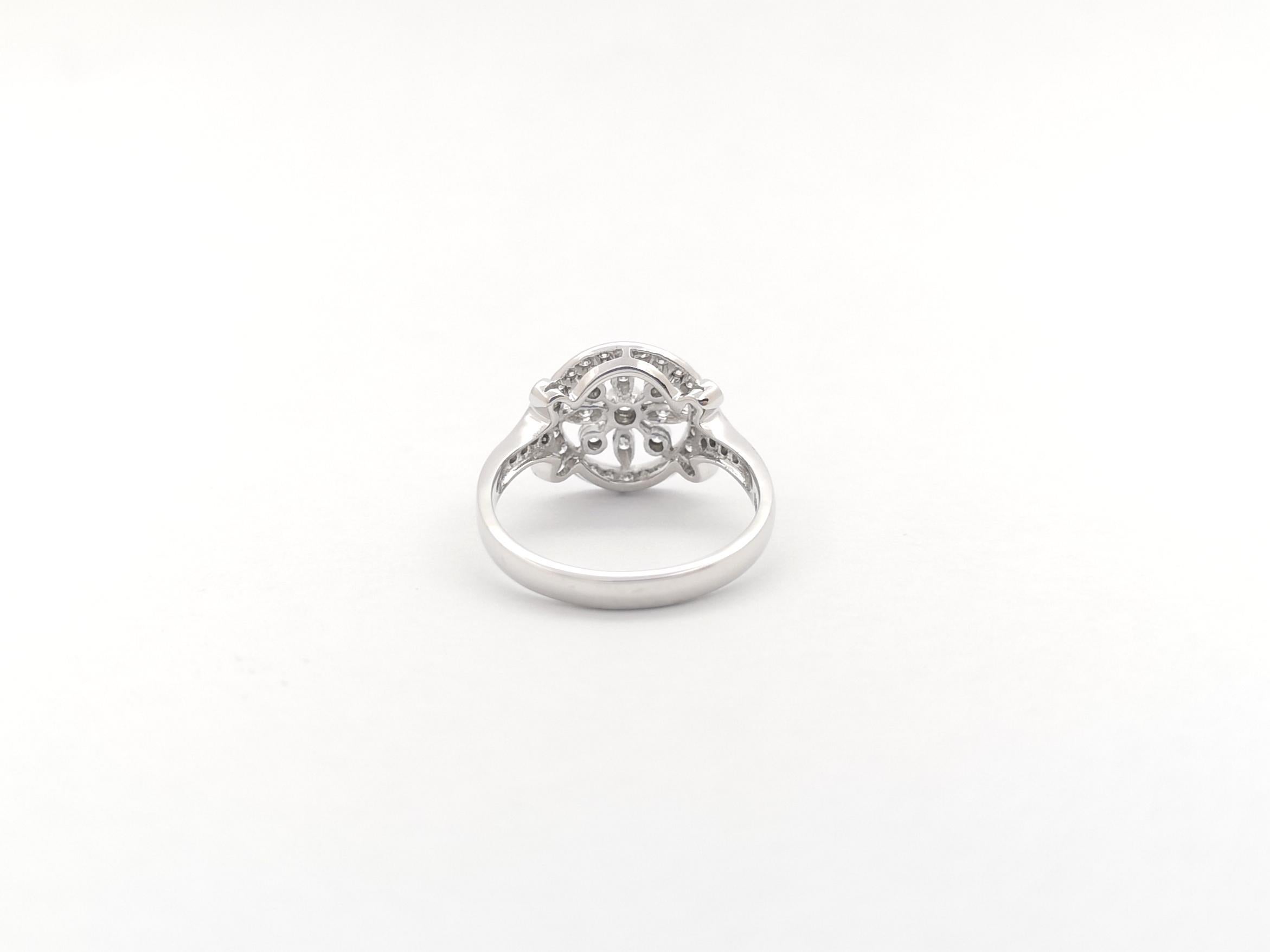 Anello con diamante incastonato in oro bianco 18 carati in vendita 5