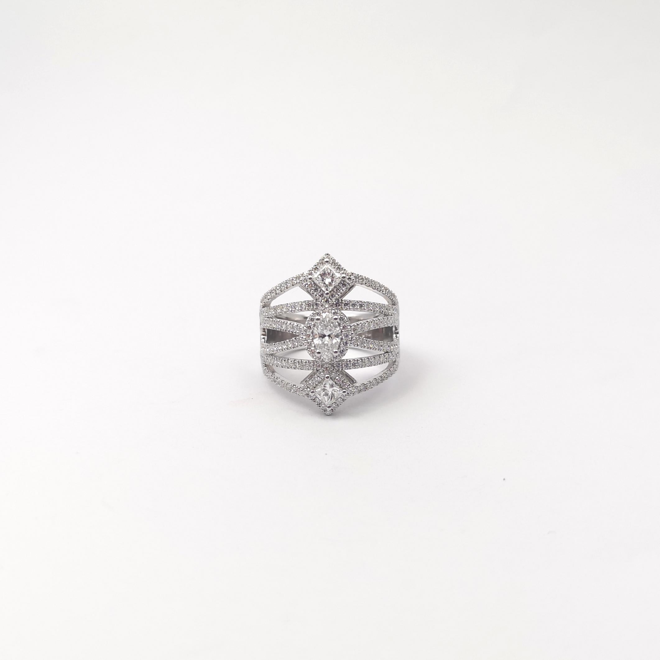 Diamond Ring set in 18K White Gold Settings For Sale 5