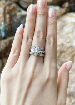 Diamond Ring set in 18K White Gold Settings