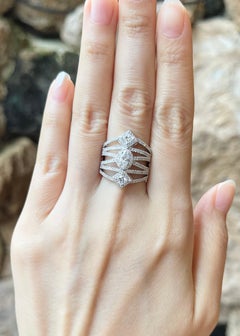 Diamond Ring set in 18K White Gold Settings