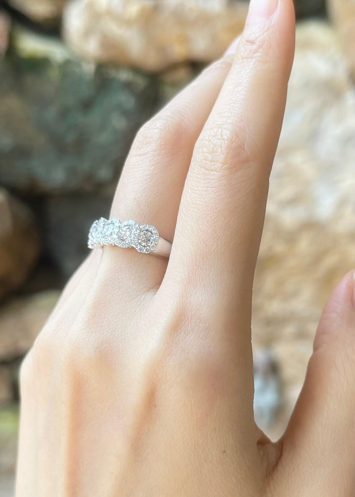 Anello con diamante incastonato in oro bianco 18 carati In condizioni Nuovo in vendita a Bangkok, TH