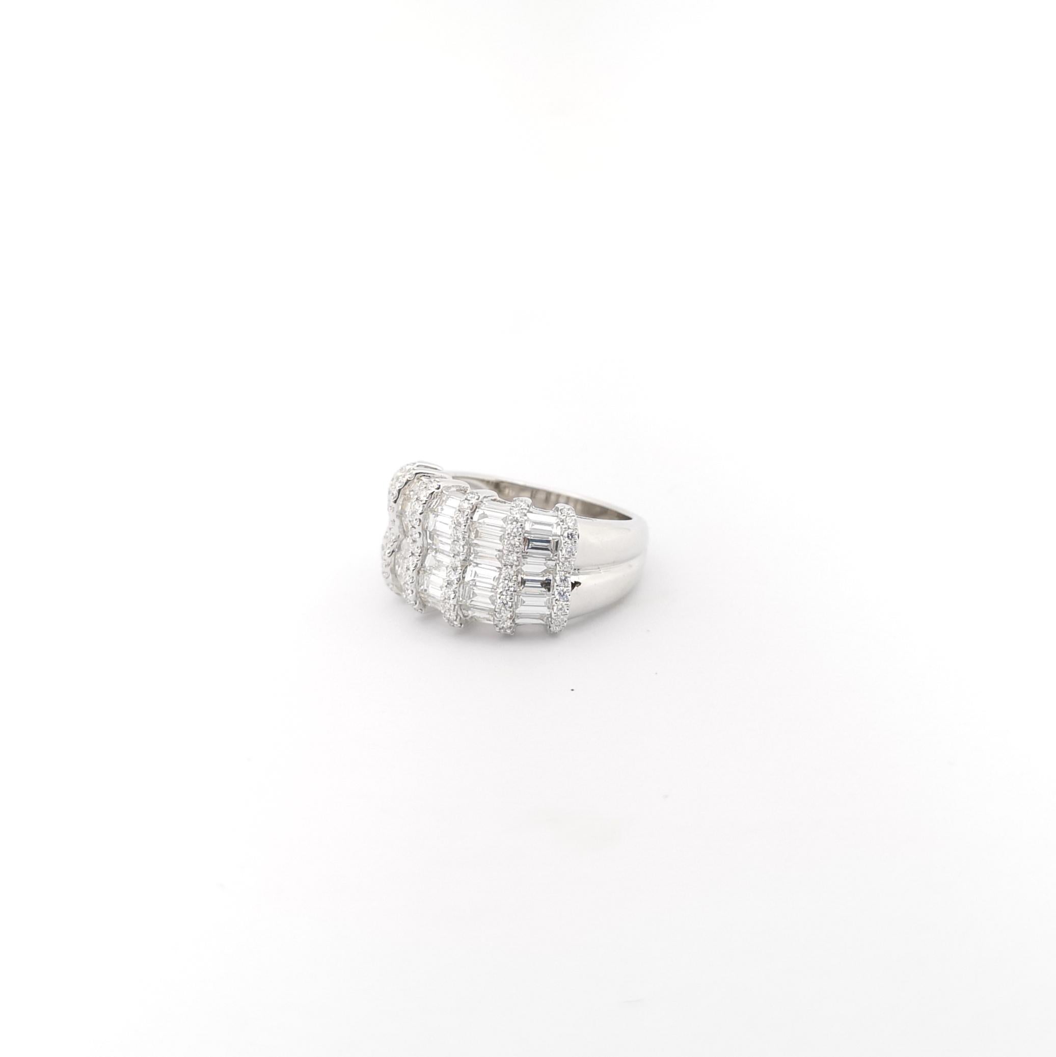 Diamond Ring set in 18K White Gold Settings For Sale 1