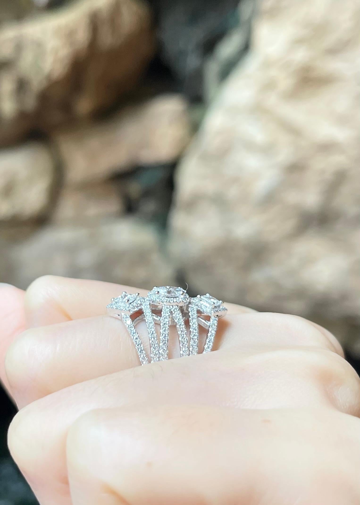 Diamond Ring set in 18K White Gold Settings For Sale 1