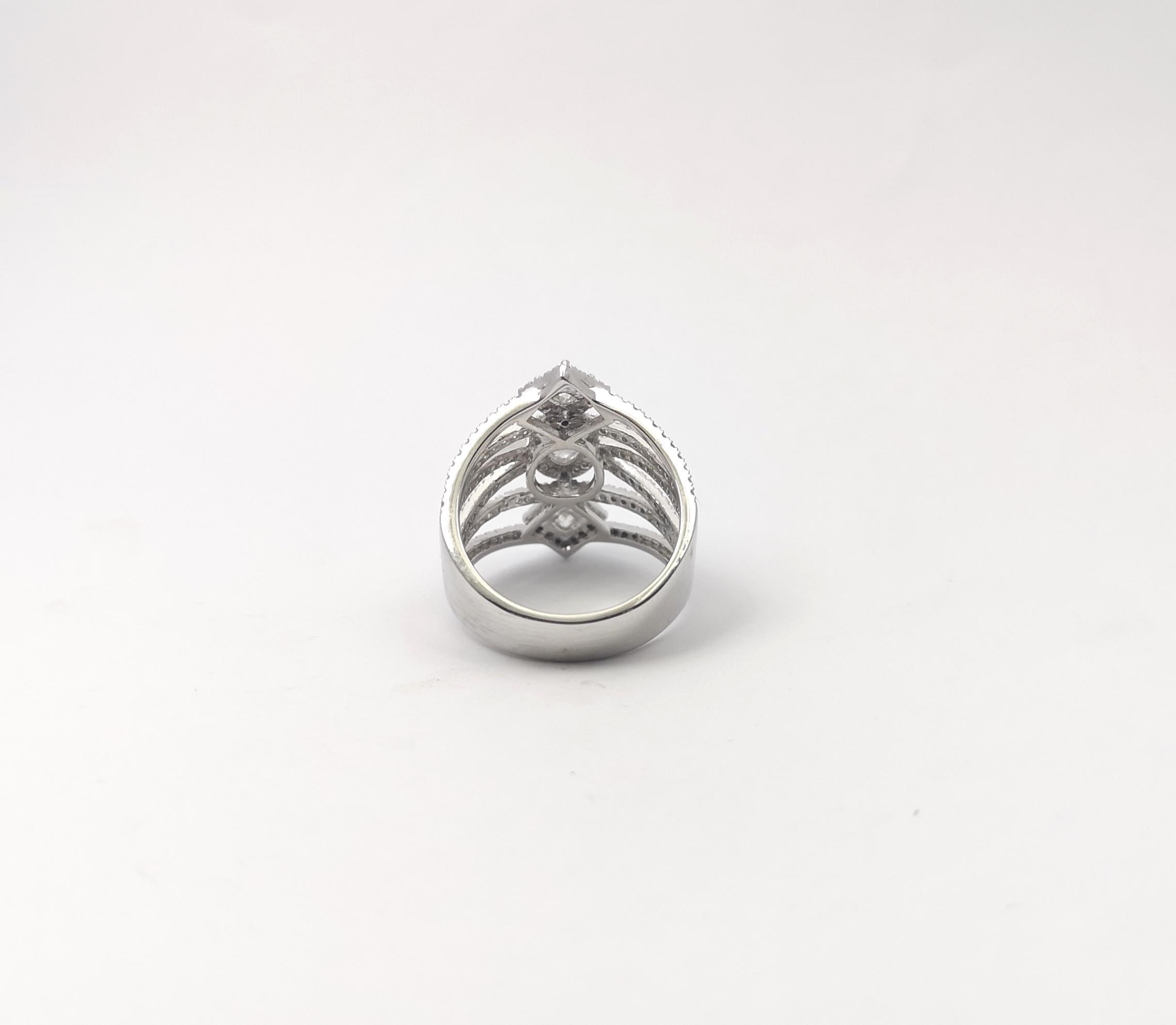 Diamond Ring set in 18K White Gold Settings For Sale 2