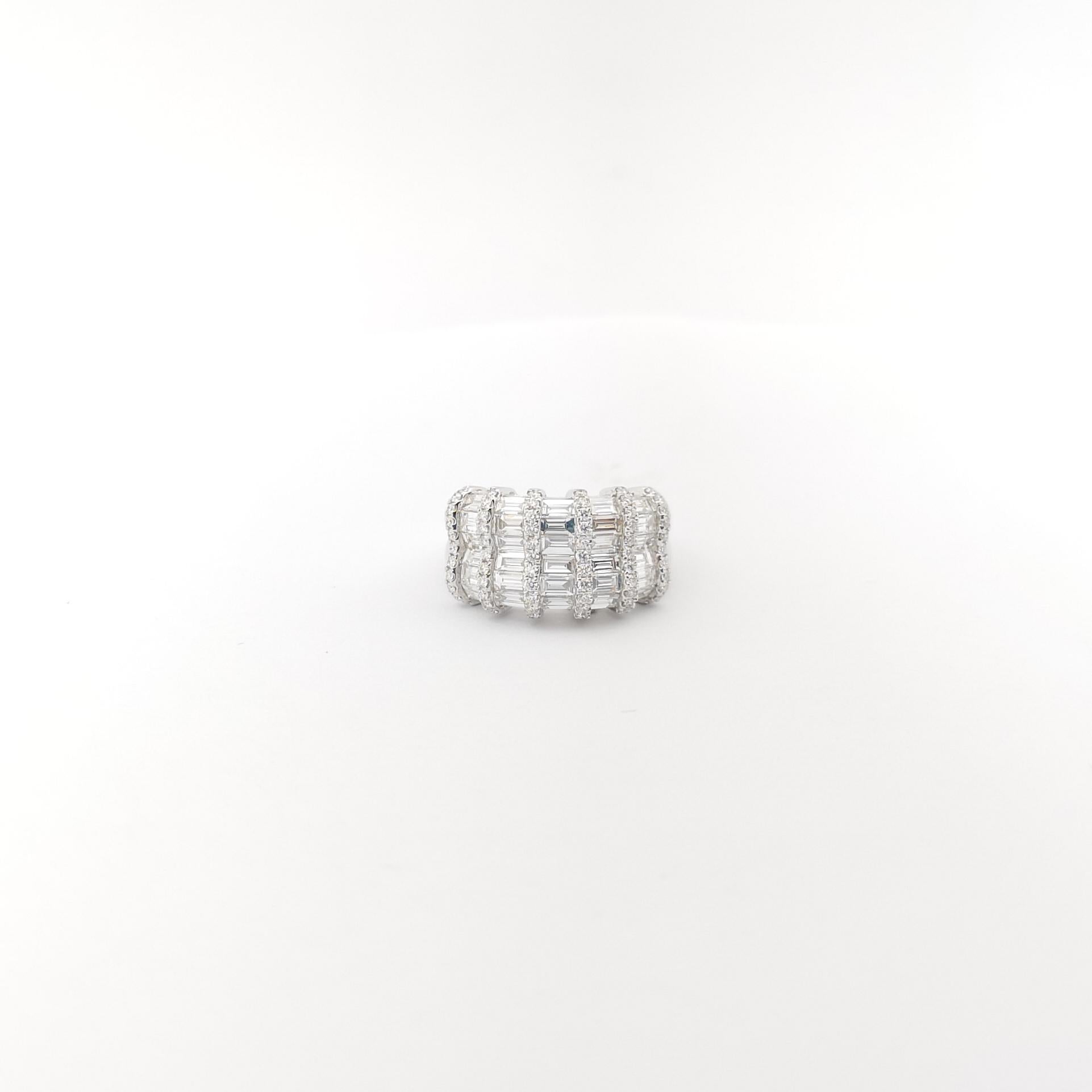 Diamond Ring set in 18K White Gold Settings For Sale 3