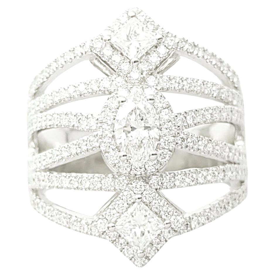 Diamond Ring set in 18K White Gold Settings