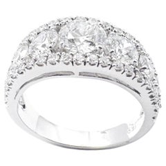 Diamond Ring set in 18K White Gold Settings