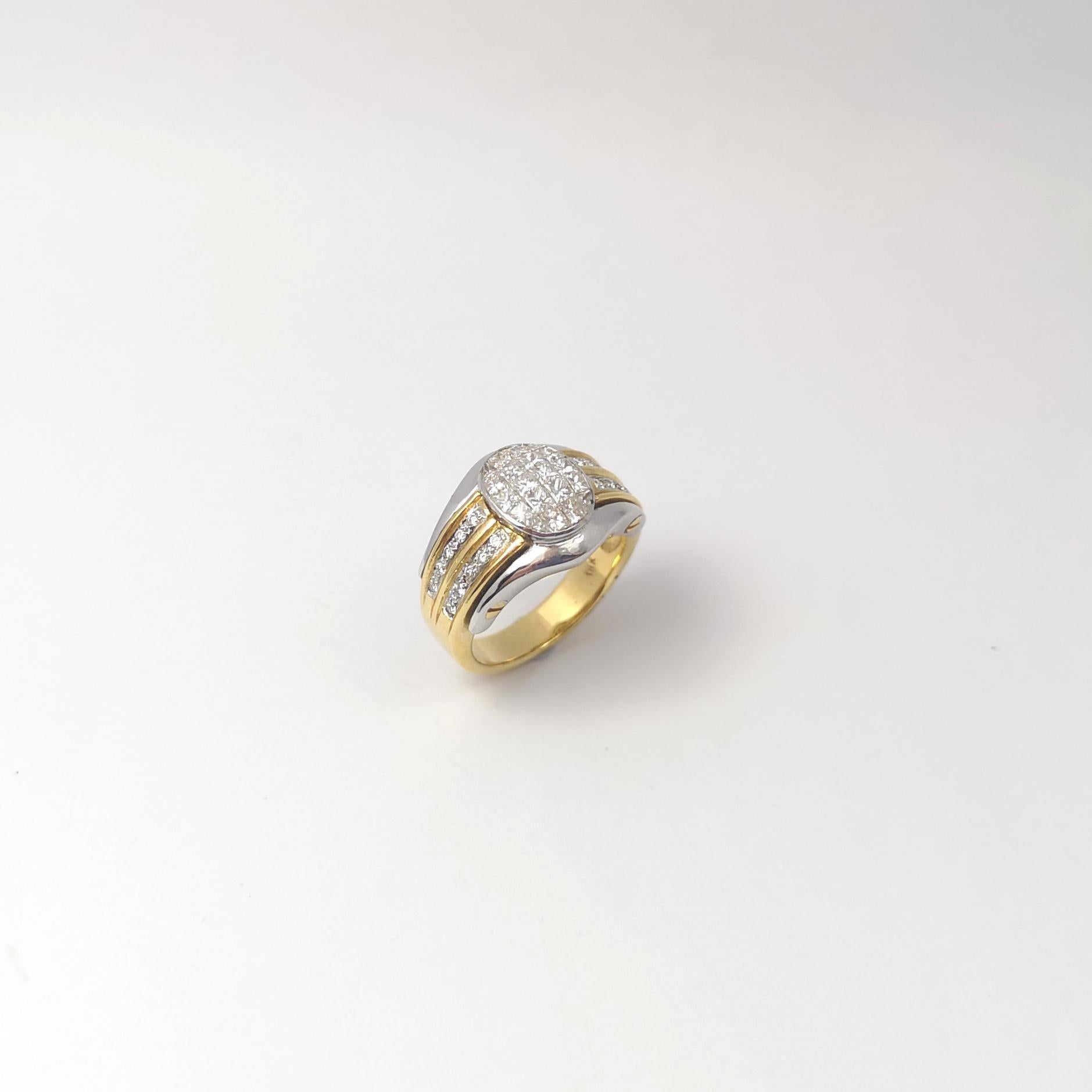 Diamond Ring set in 18K White/Yellow Gold Settings For Sale 5