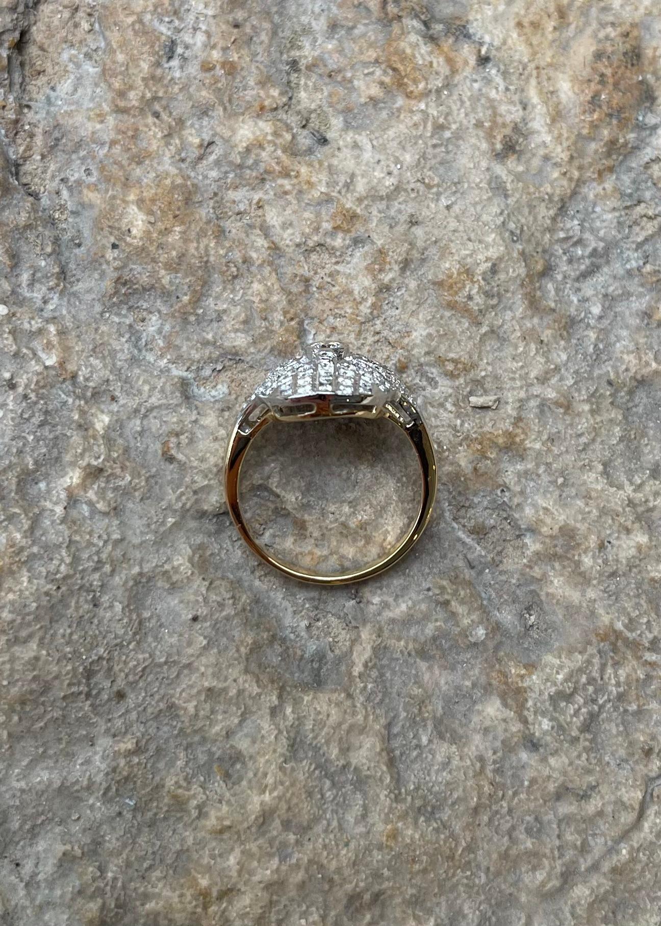 Diamantring in 18K Weiß/Gelbgoldfassung im Angebot 10