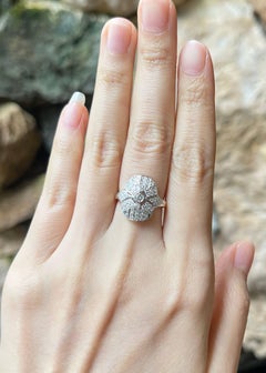 Diamond Ring set in 18K White/Yellow Gold Settings