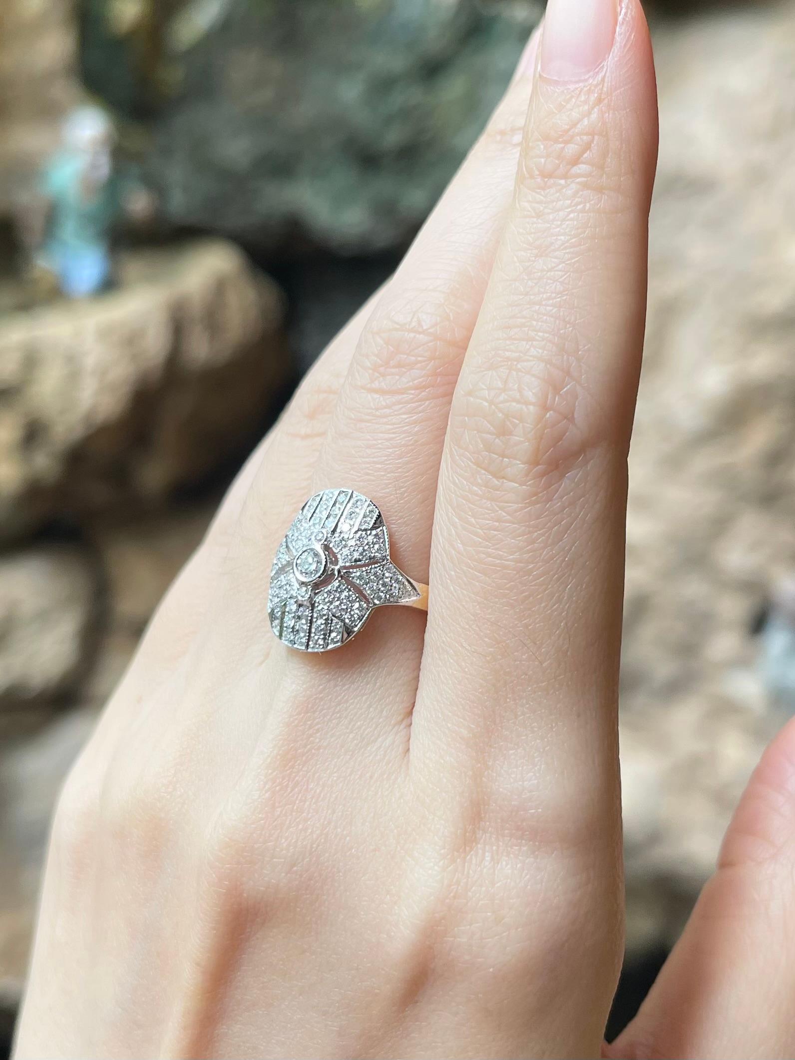 Diamantring in 18K Weiß/Gelbgoldfassung im Zustand „Neu“ im Angebot in Bangkok, TH