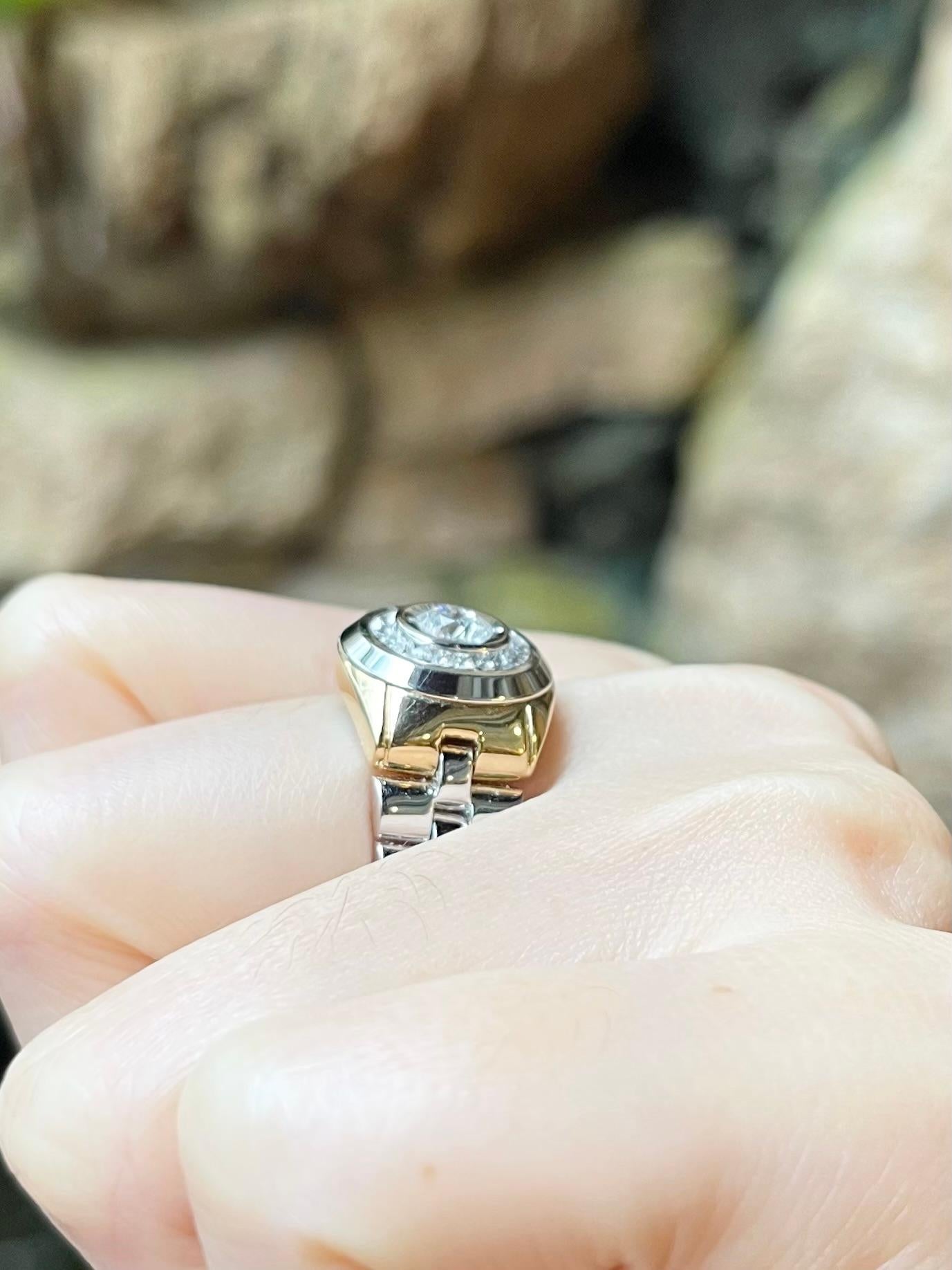 Bague en diamant serti dans des montures en or jaune/blanc 18K en vente 1