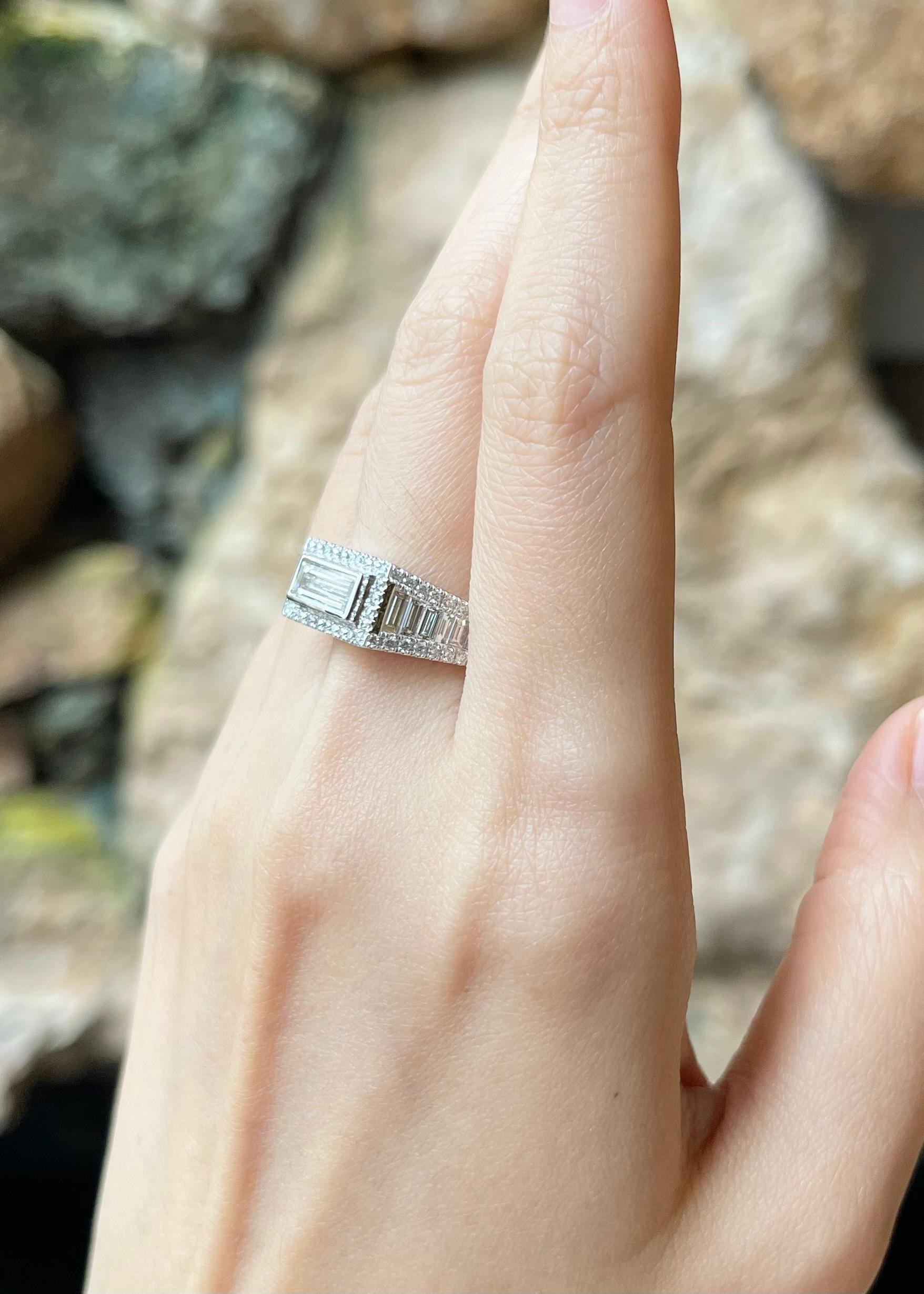 Anello con diamante incastonato in platino 950 In condizioni Nuovo in vendita a Bangkok, TH