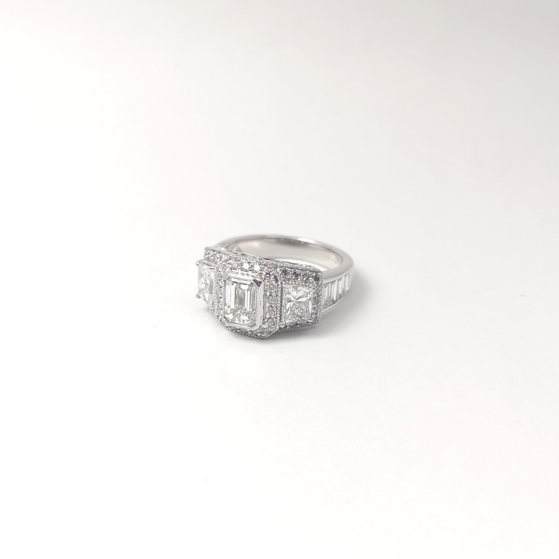 Anello con diamante incastonato in platino 950 in vendita 2
