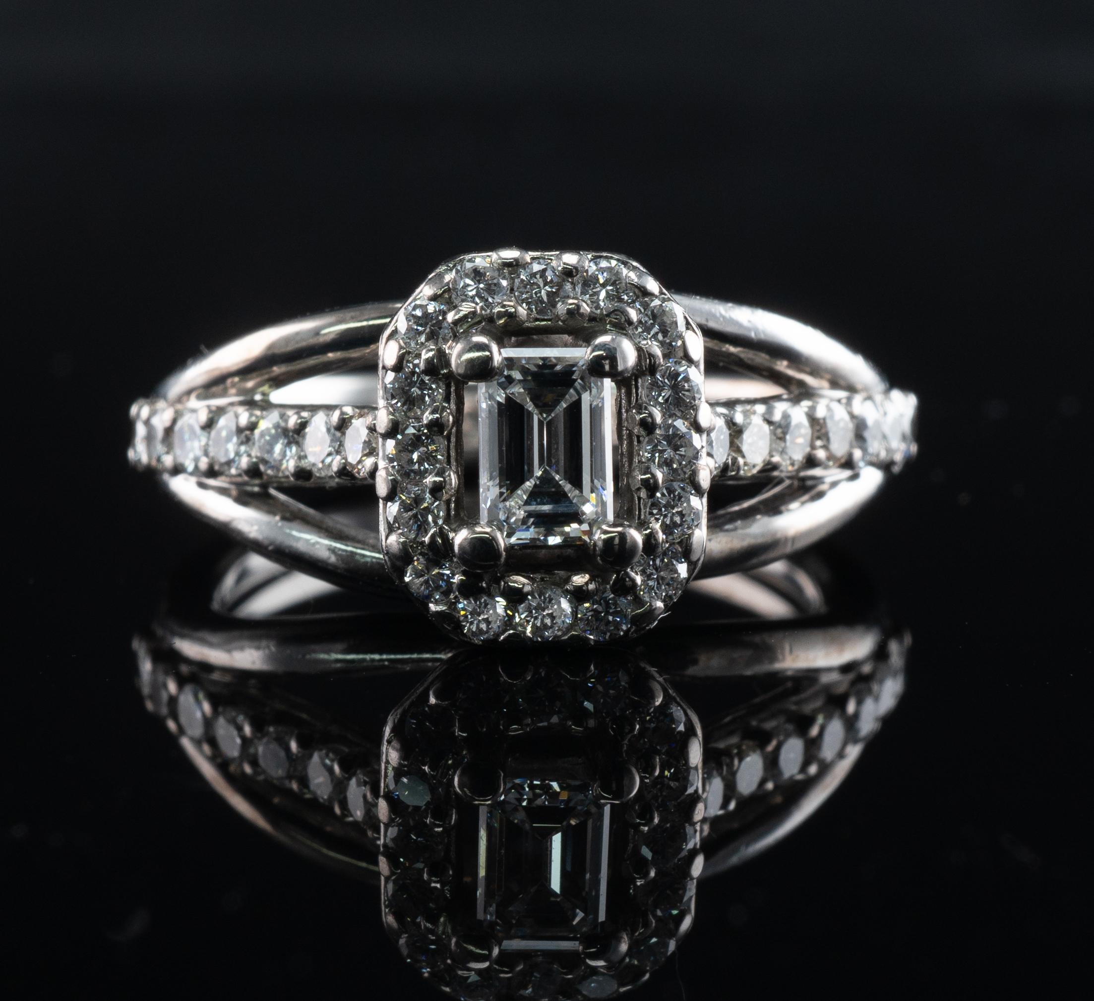 Bague diamant Vintage 14K or blanc .97 TDW Engagement Wedding en vente 6