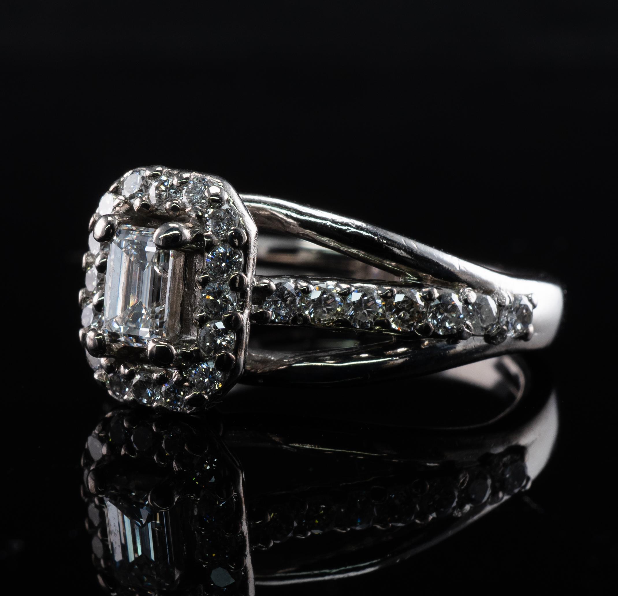 Bague de fiançailles vintage en or blanc 14 carats avec diamants 0,97 TDW en vente 7