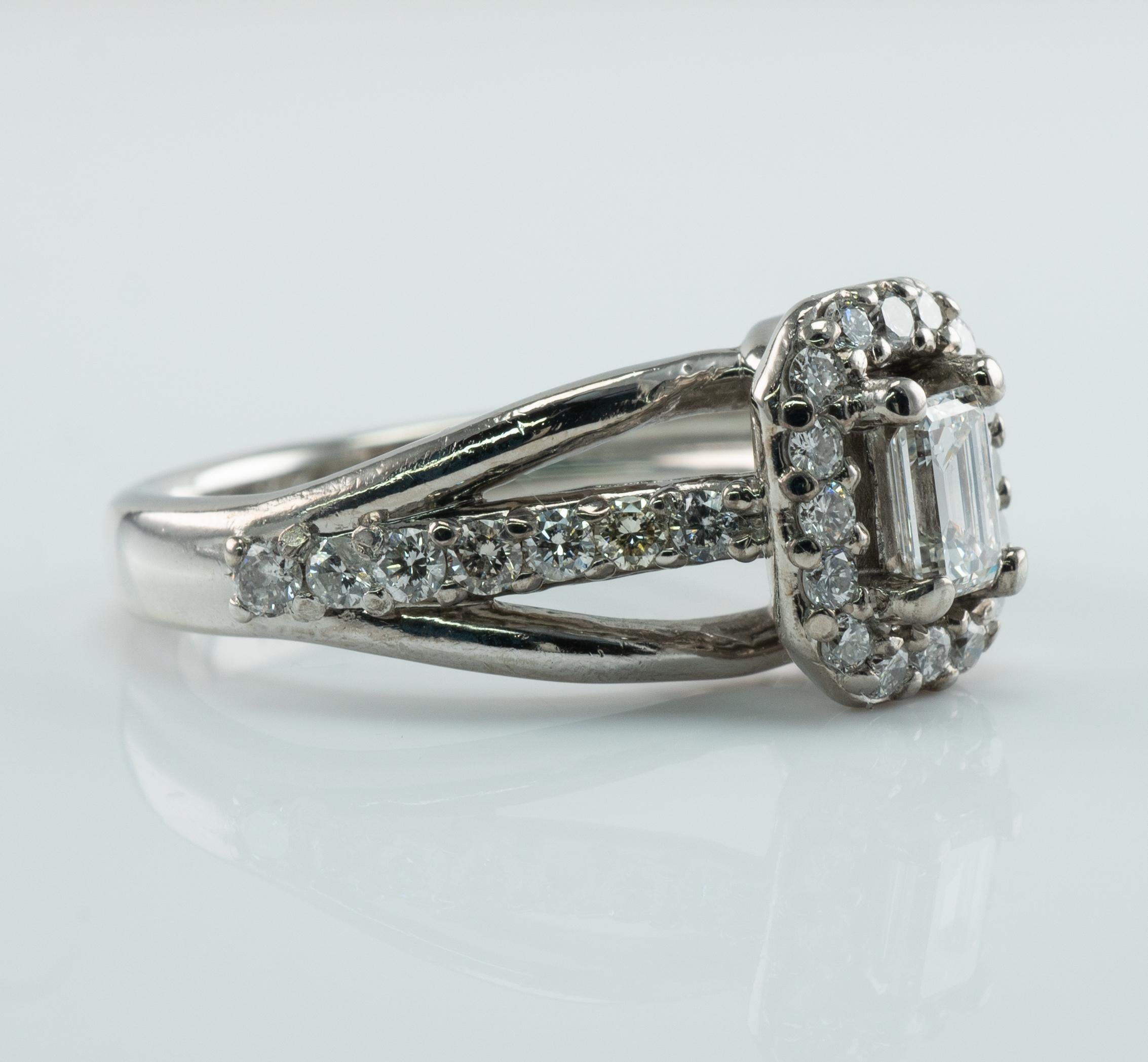 Taille émeraude Bague diamant Vintage 14K or blanc .97 TDW Engagement Wedding en vente