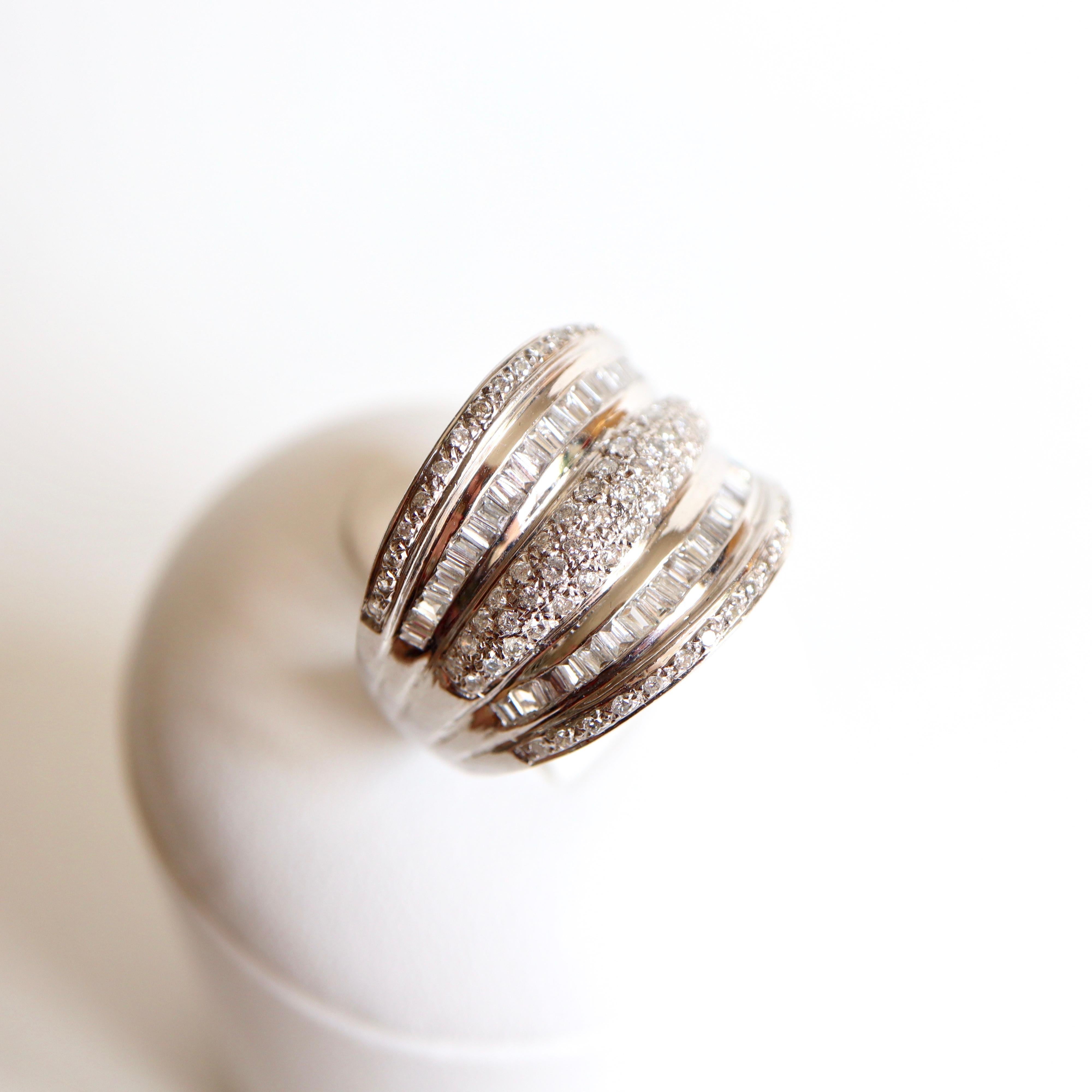 Diamond Ring with 1.33 Carat Diamonds For Sale 3