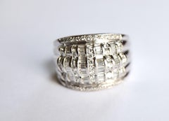 Diamond Ring with 1.5 to 2 Carats of Diamonds White Gold