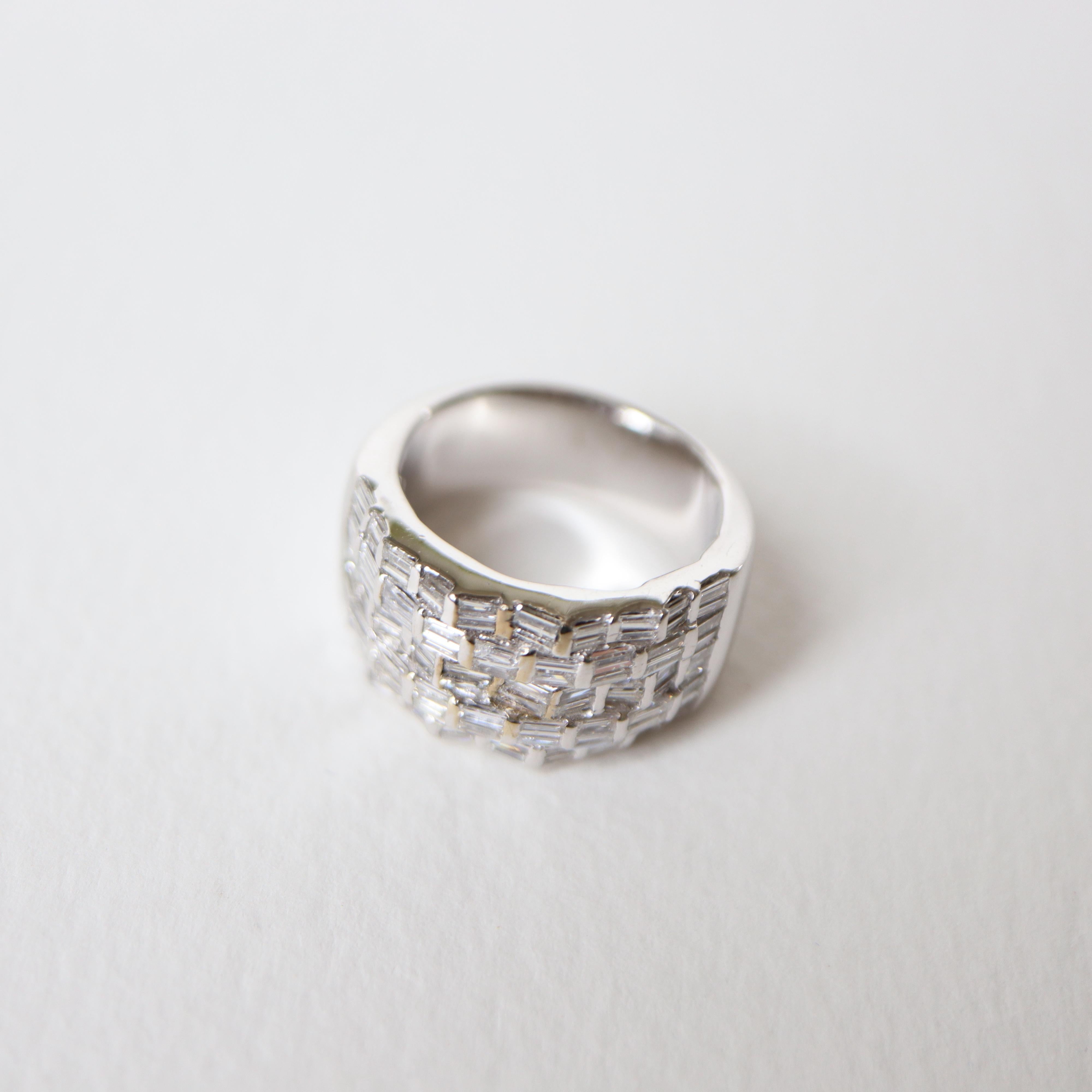 Taglio brillante Anello con diamanti da 1.7 carati in vendita