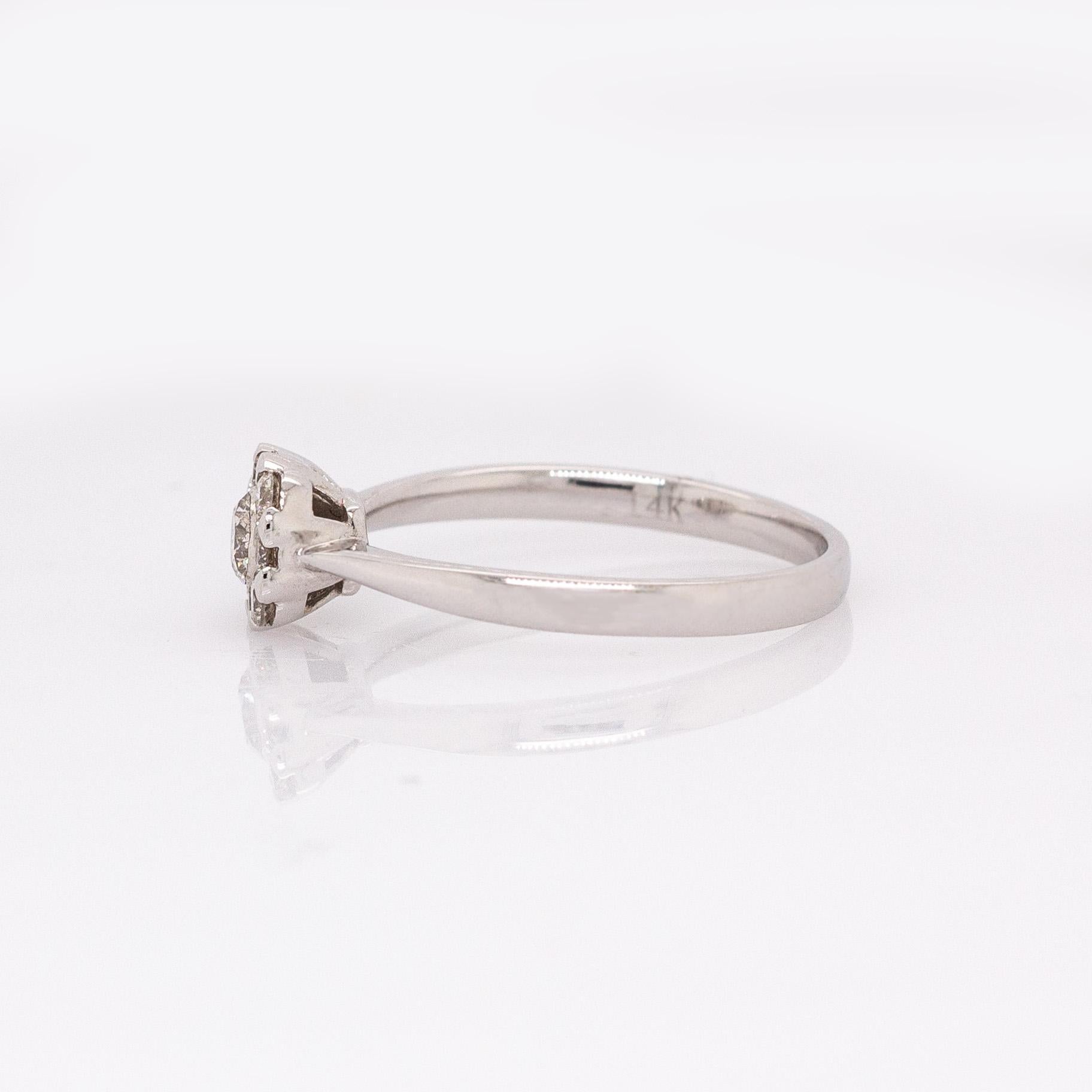 Bague en diamant avec accents en diamant miné par la terre : Or blanc massif 14k, rond 6.5mm Pour femmes en vente
