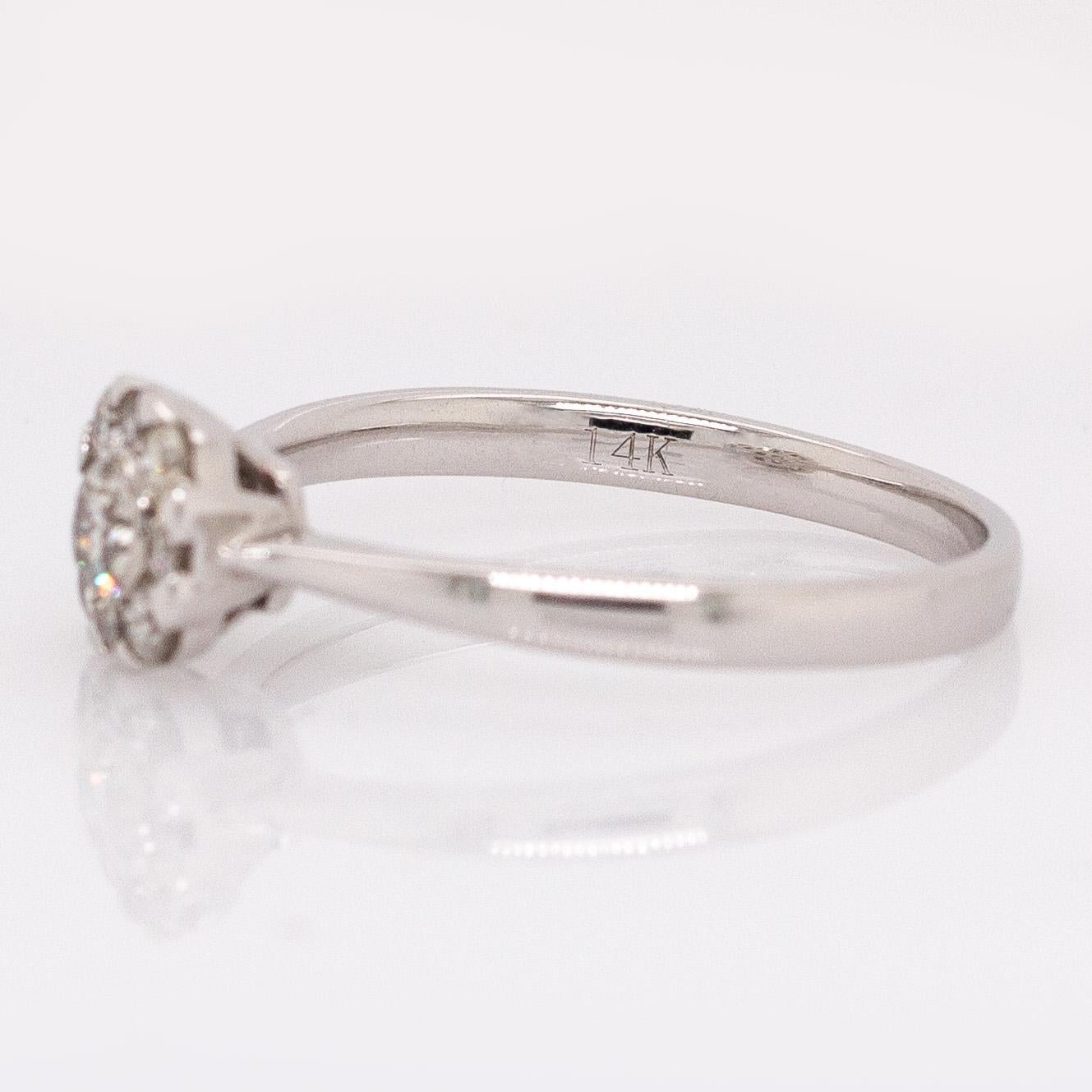 Bague en diamant avec accents en diamant miné par la terre : Or blanc massif 14k, rond 6.5mm en vente 2