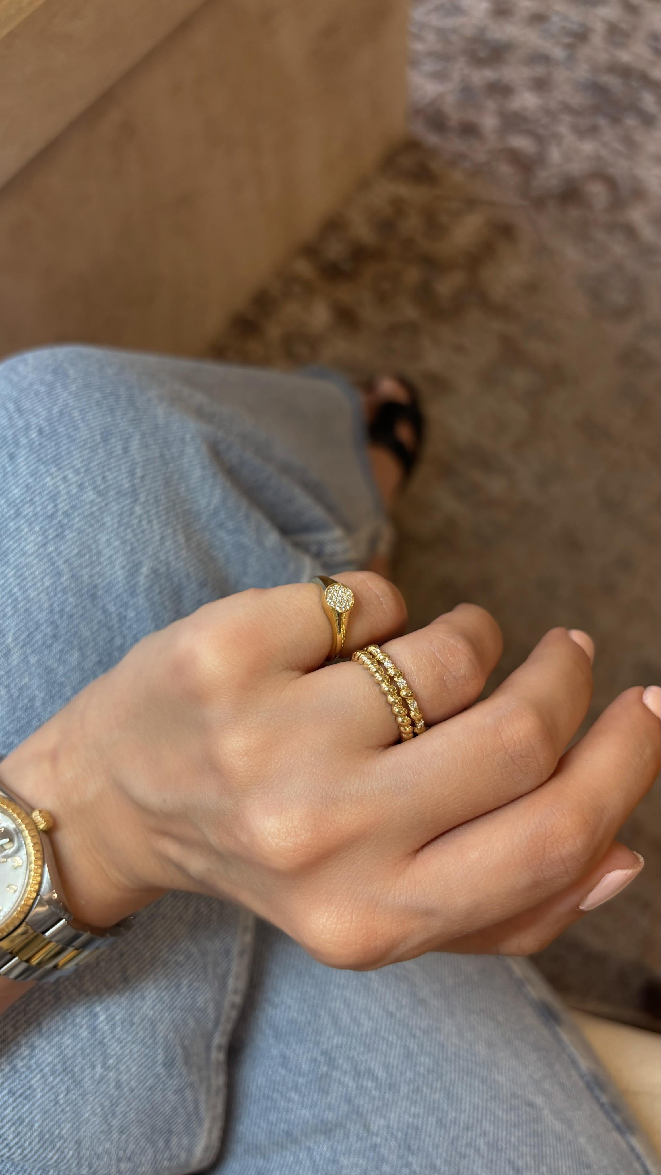 Contemporary Diamond Ring with Rope Detail, 18K Gold, 0.13cts diamonds, US size 6 For Sale