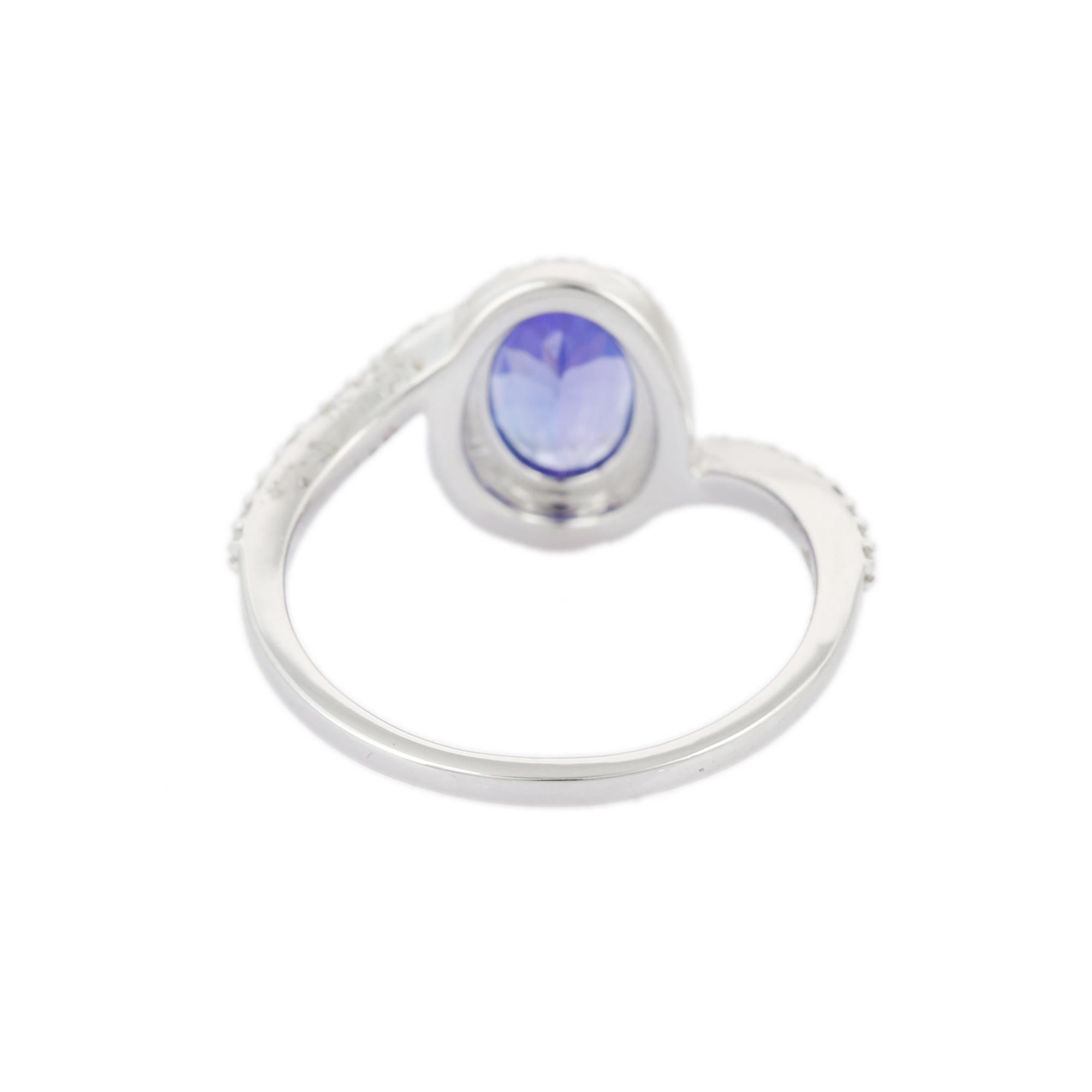 For Sale:  Diamond Ring with Tanzanite in 18K White Gold 4
