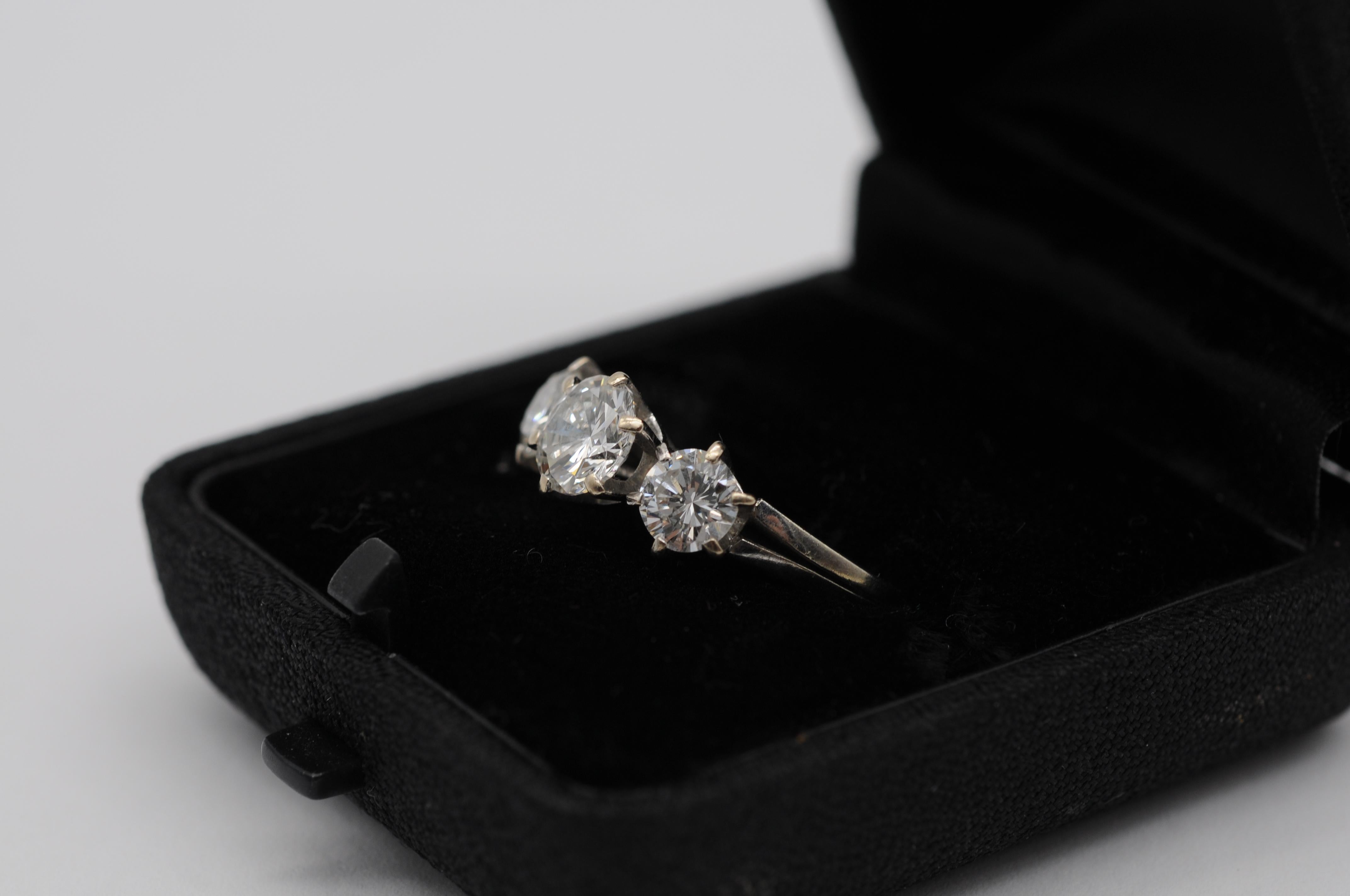 Anello con tre diamanti IF (internally flawless), colore:F in vendita 4