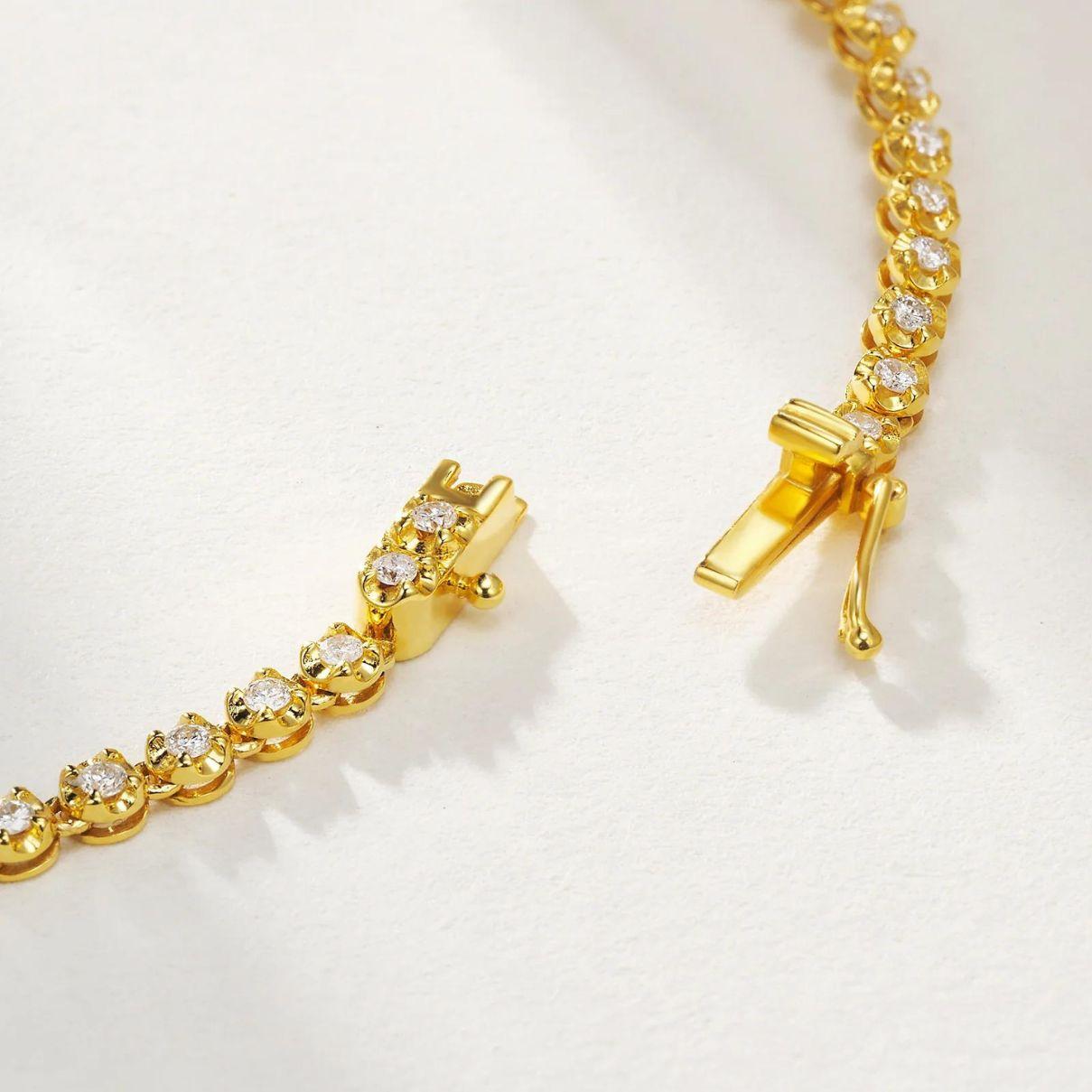 Nina Zhou Diamond Riviera Graduated Tennis Necklace in 18k Gold For Sale 3