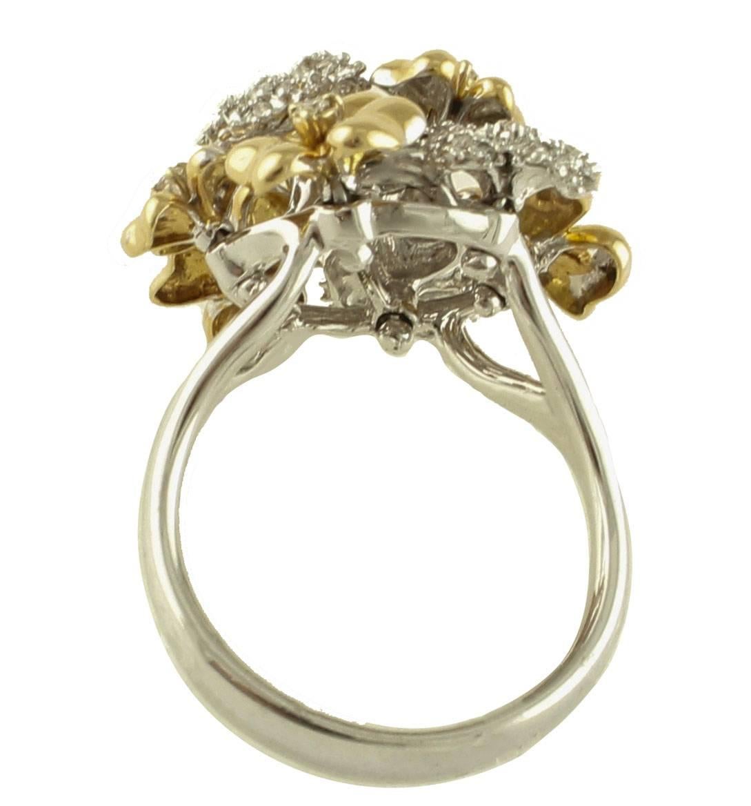 Rétro Diamant 18 carats  Bague fleur en or rose et blanc en vente