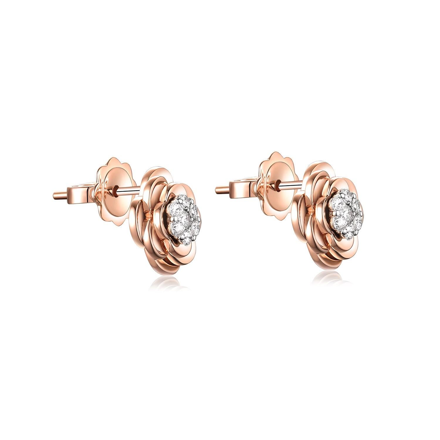 Diese Rose Ohrstecker Feature 0,25 Karat Cluster Diamanten in der Mitte in 18 Karat Zacken gesetzt. Der Körper der Rose ist aus 18 Karat Roségold gefertigt. Großartig für den täglichen Gebrauch.

Diamant 0,25 Karat