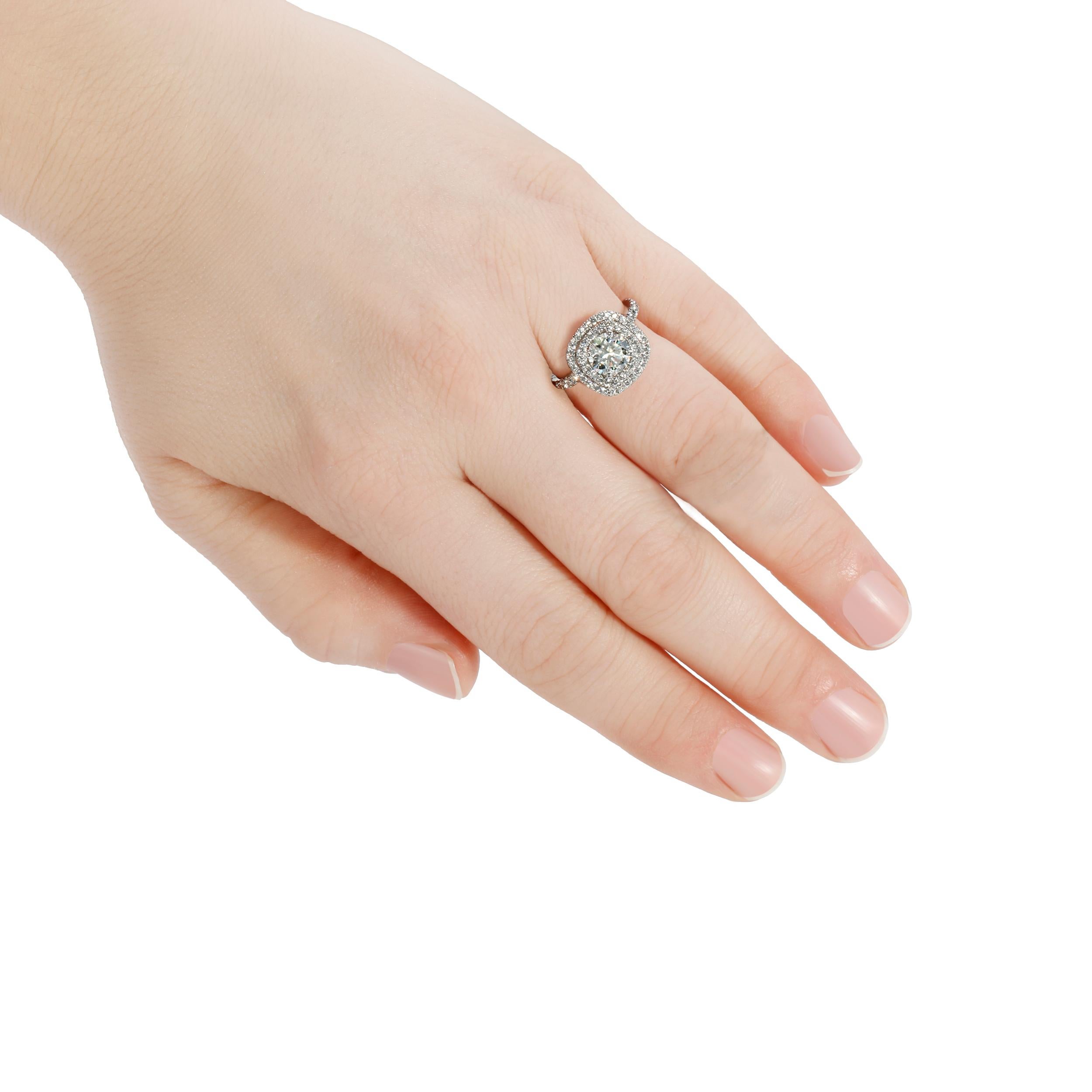 Diamond Round 1.25 Carat Engagement Ring Set in Platinum For Sale 1