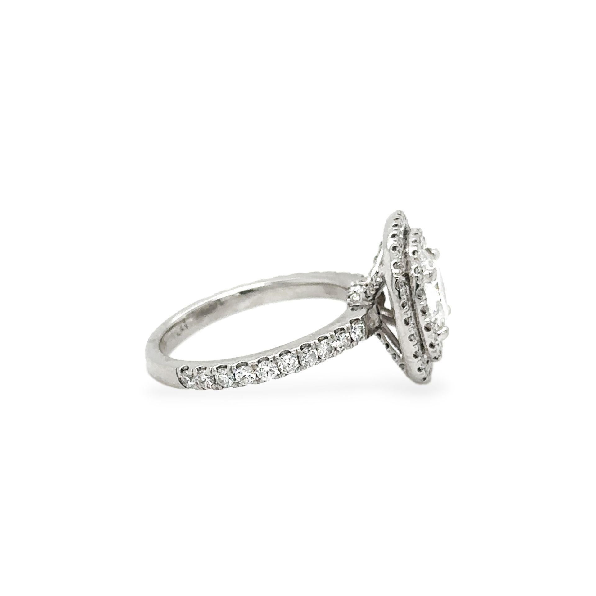 Modern Diamond Round 1.25 Carat Engagement Ring Set in Platinum For Sale