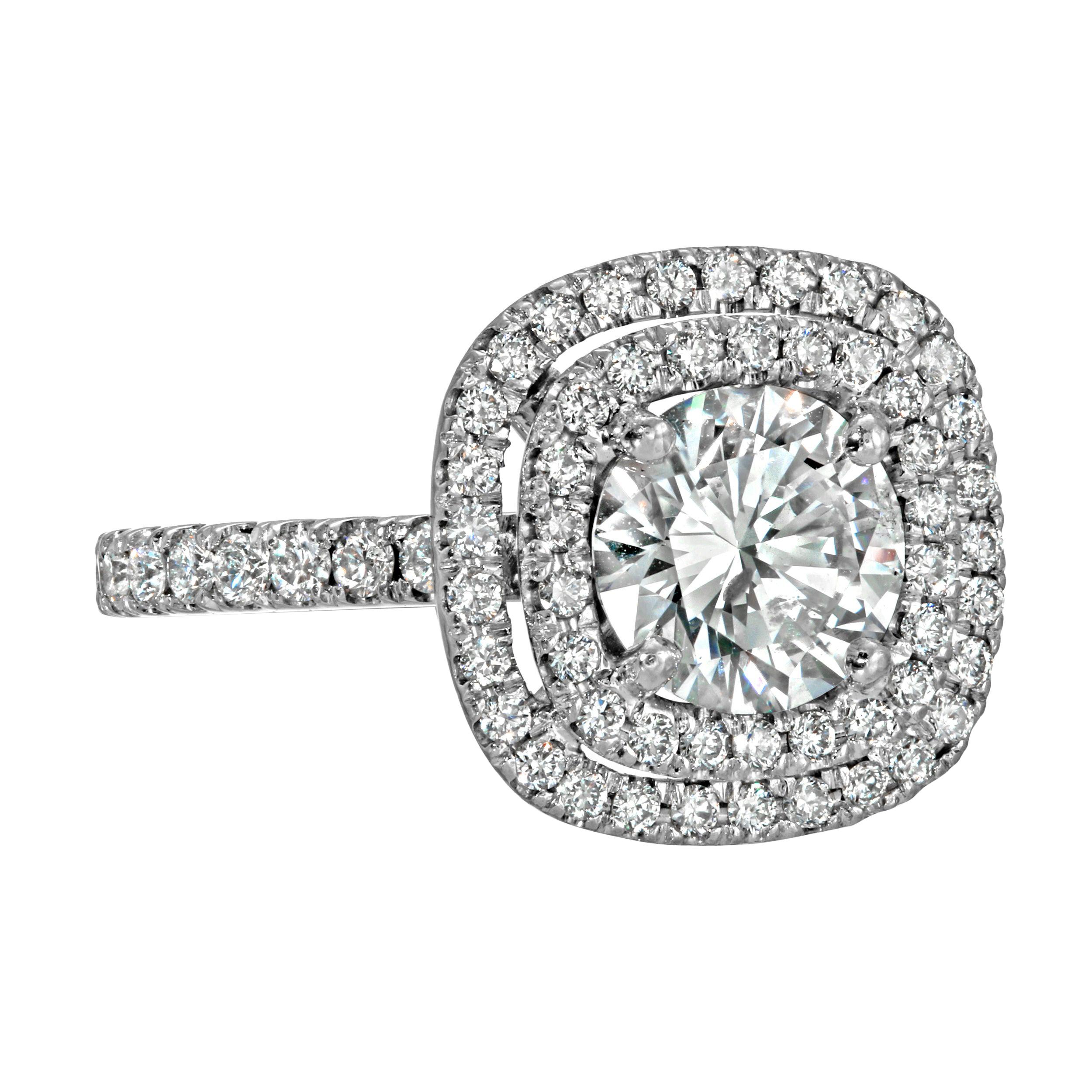 Diamond Round 1.25 Carat Engagement Ring Set in Platinum For Sale