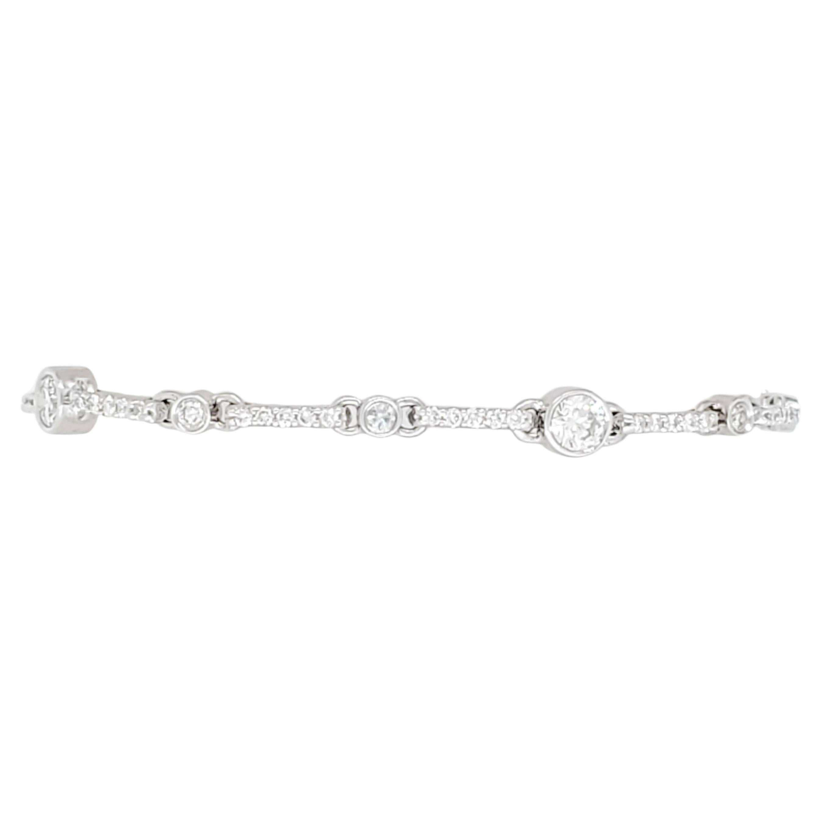 Estate White Diamond Bracelet in 14k White Gold For Sale at 1stDibs