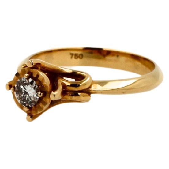 Bague en or jaune 18 carats diamant rond taille brillant solitaire gris argenté en vente 1