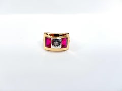 18 Karat Yellow Gold 0.10 Carat Round Cut Diamond Handmade Three-Stone Ring