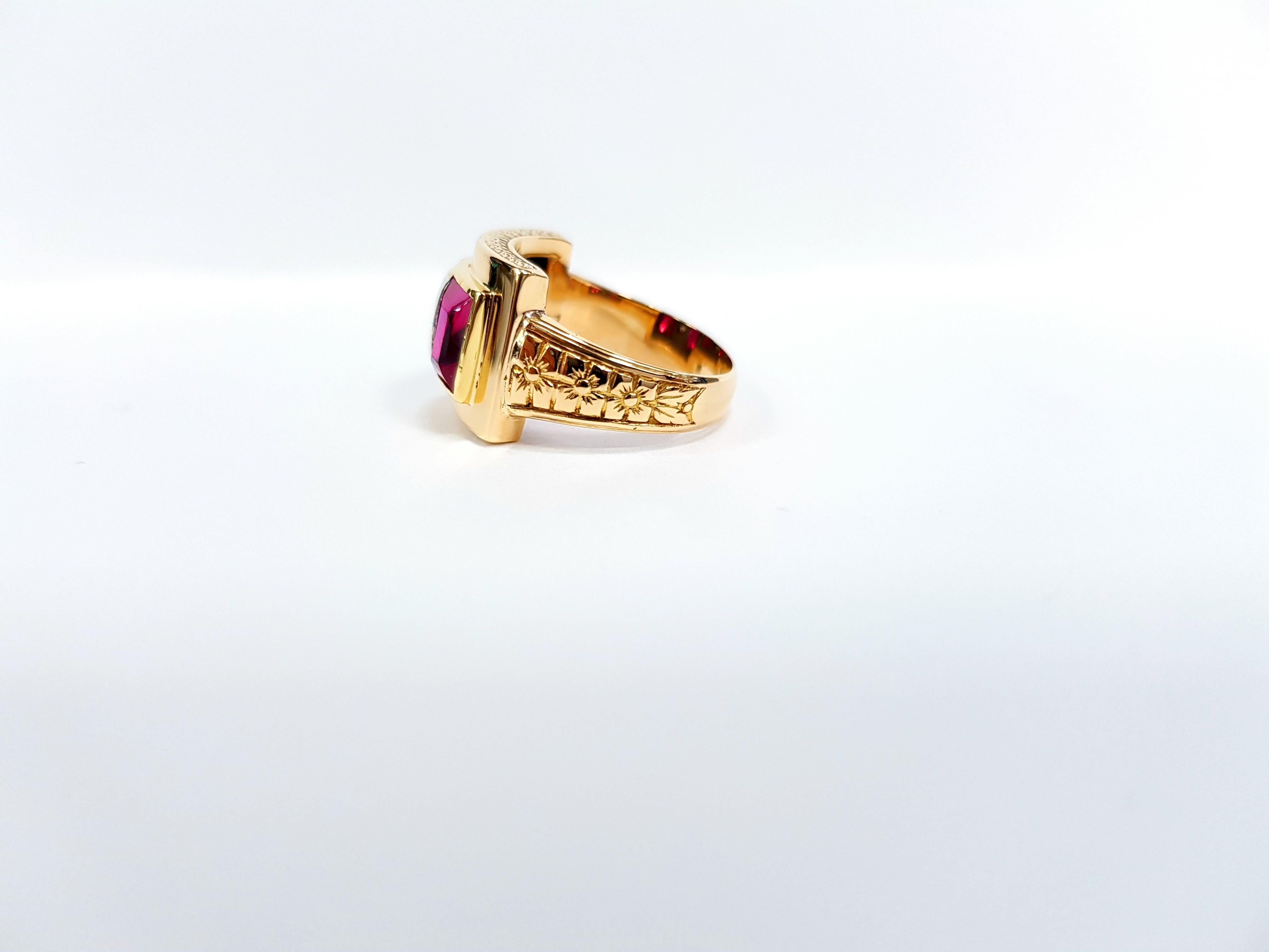 Women's or Men's 18 Karat Yellow Gold 0.10 Carat Round Cut Diamond Handmade Three-Stone Ring